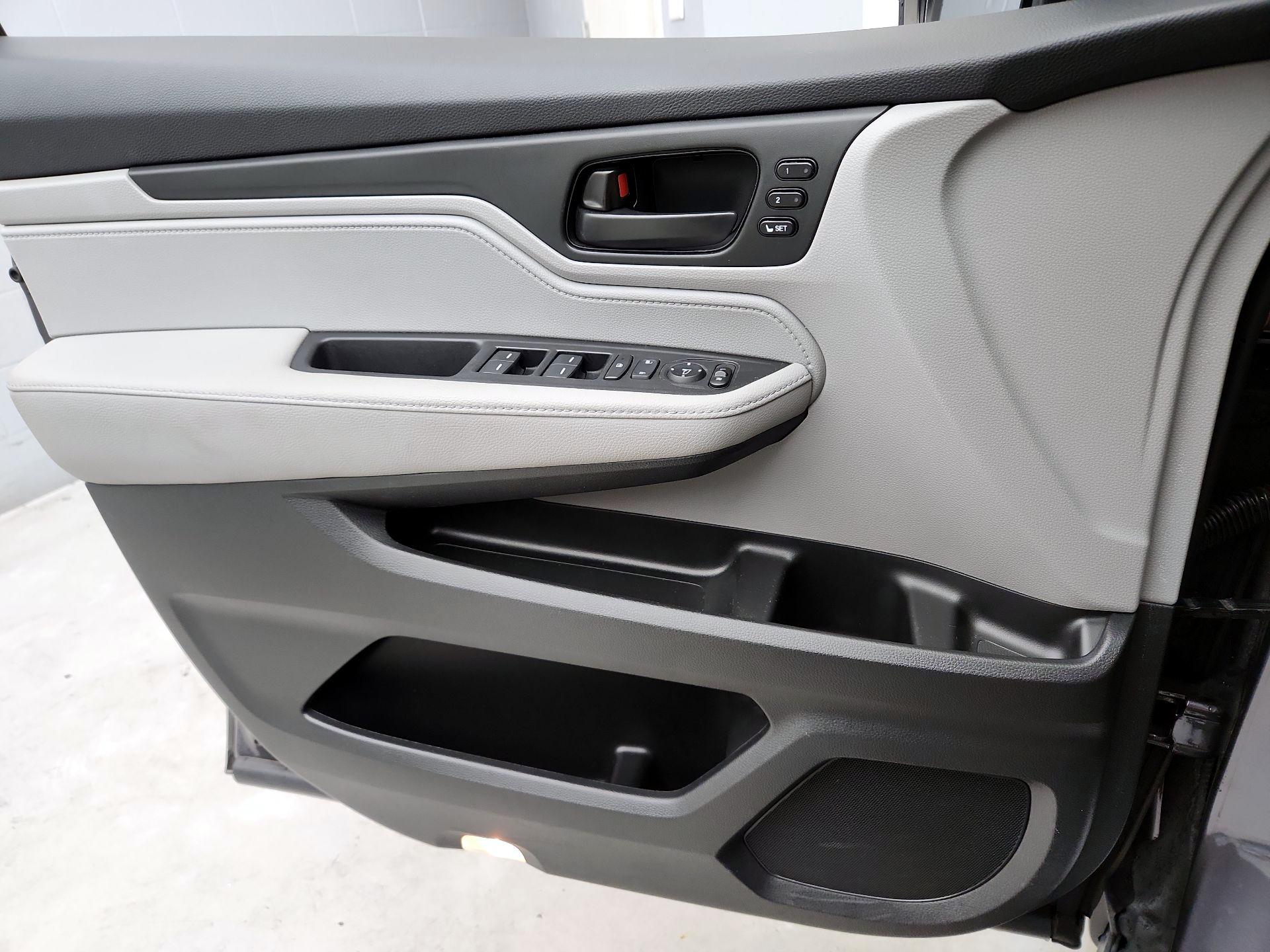 Thumbnail: 2019 Honda Odyssey - 12