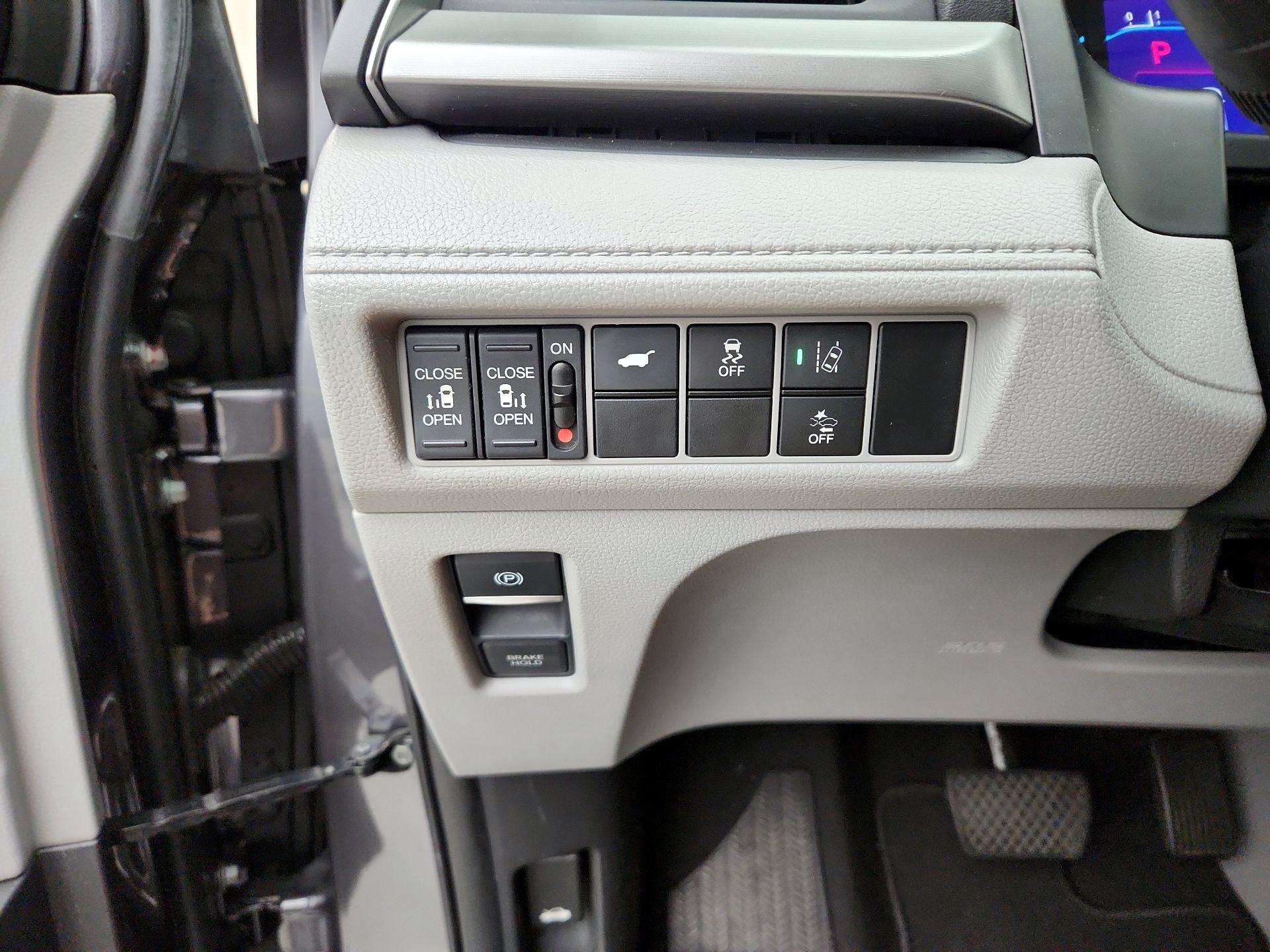 Thumbnail: 2019 Honda Odyssey - 13