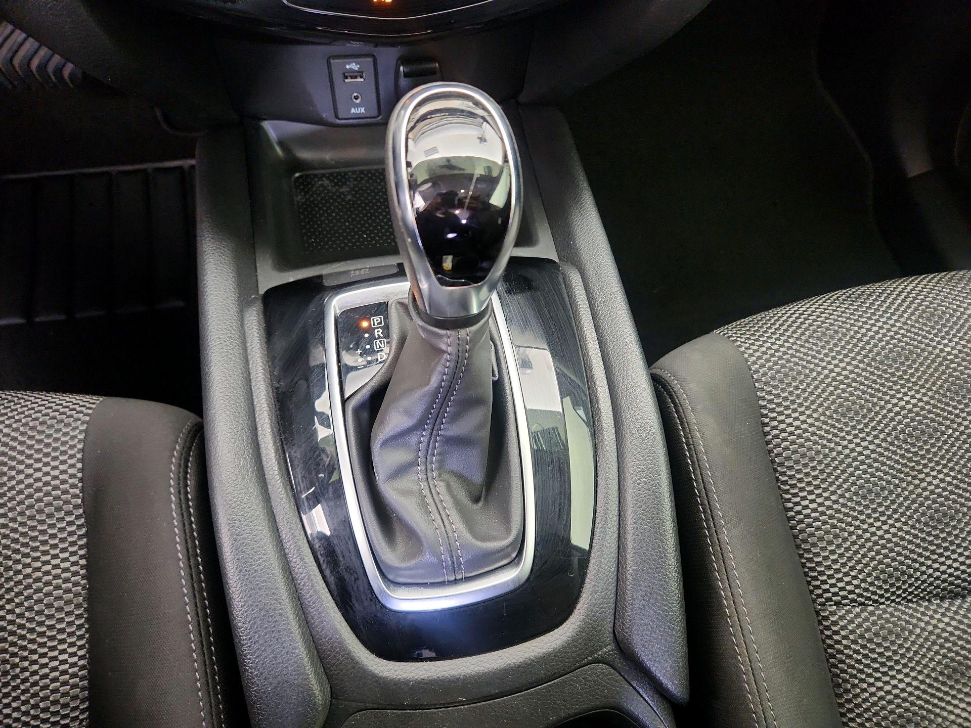 Thumbnail: 2017 Nissan Rogue Sport - 17