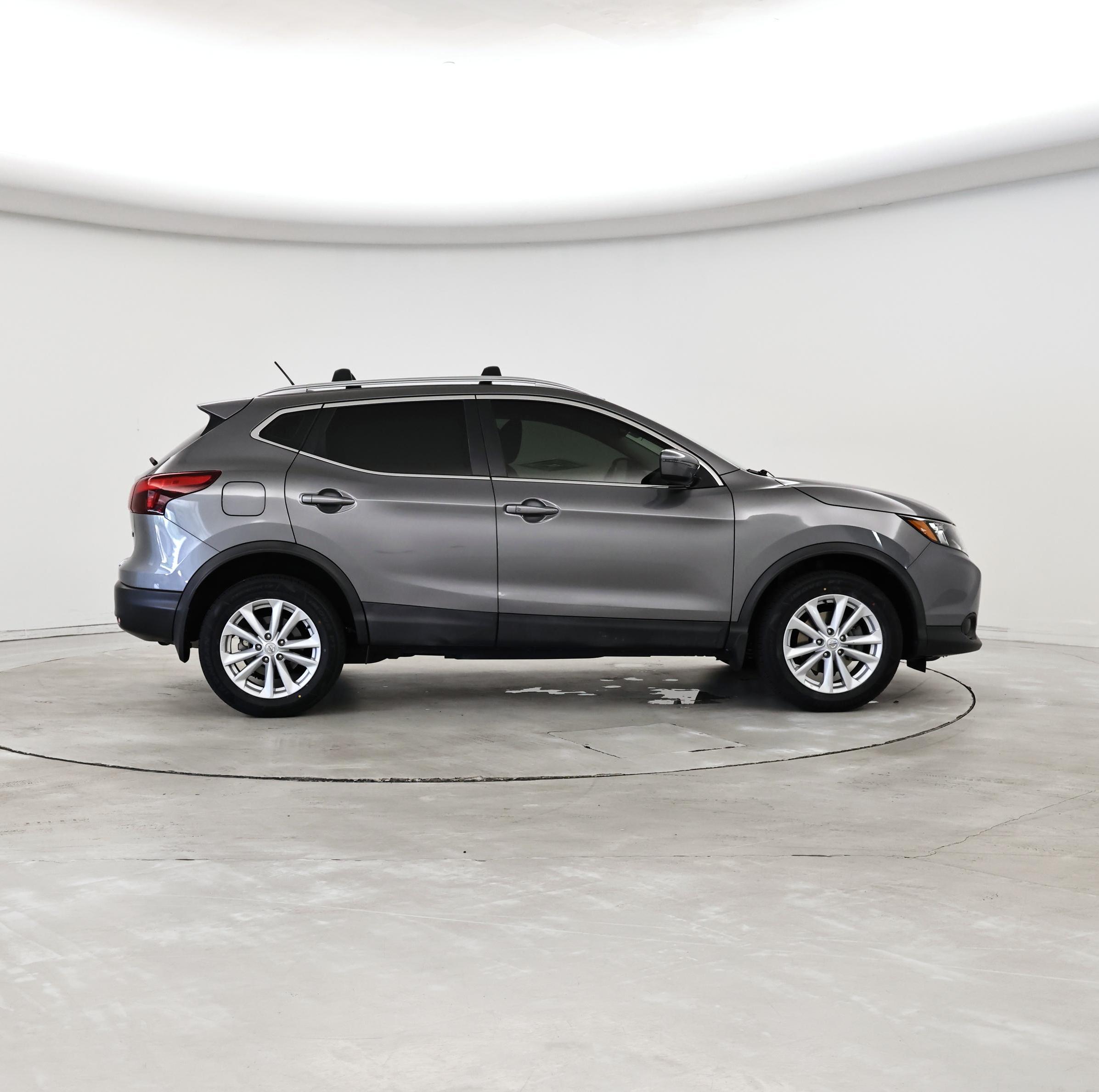 Thumbnail: 2017 Nissan Rogue Sport - 7