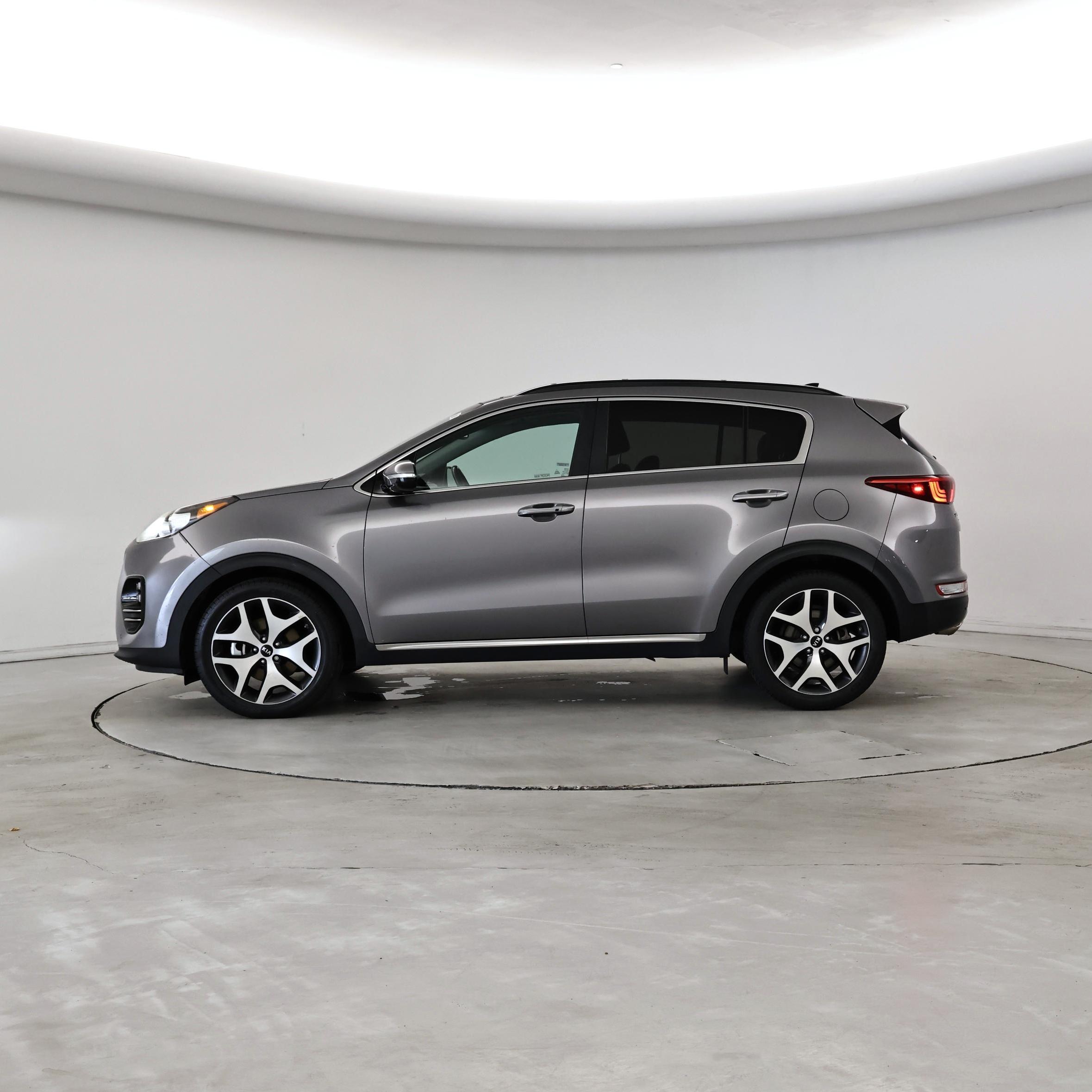 Thumbnail: 2018 Kia Sportage - 3
