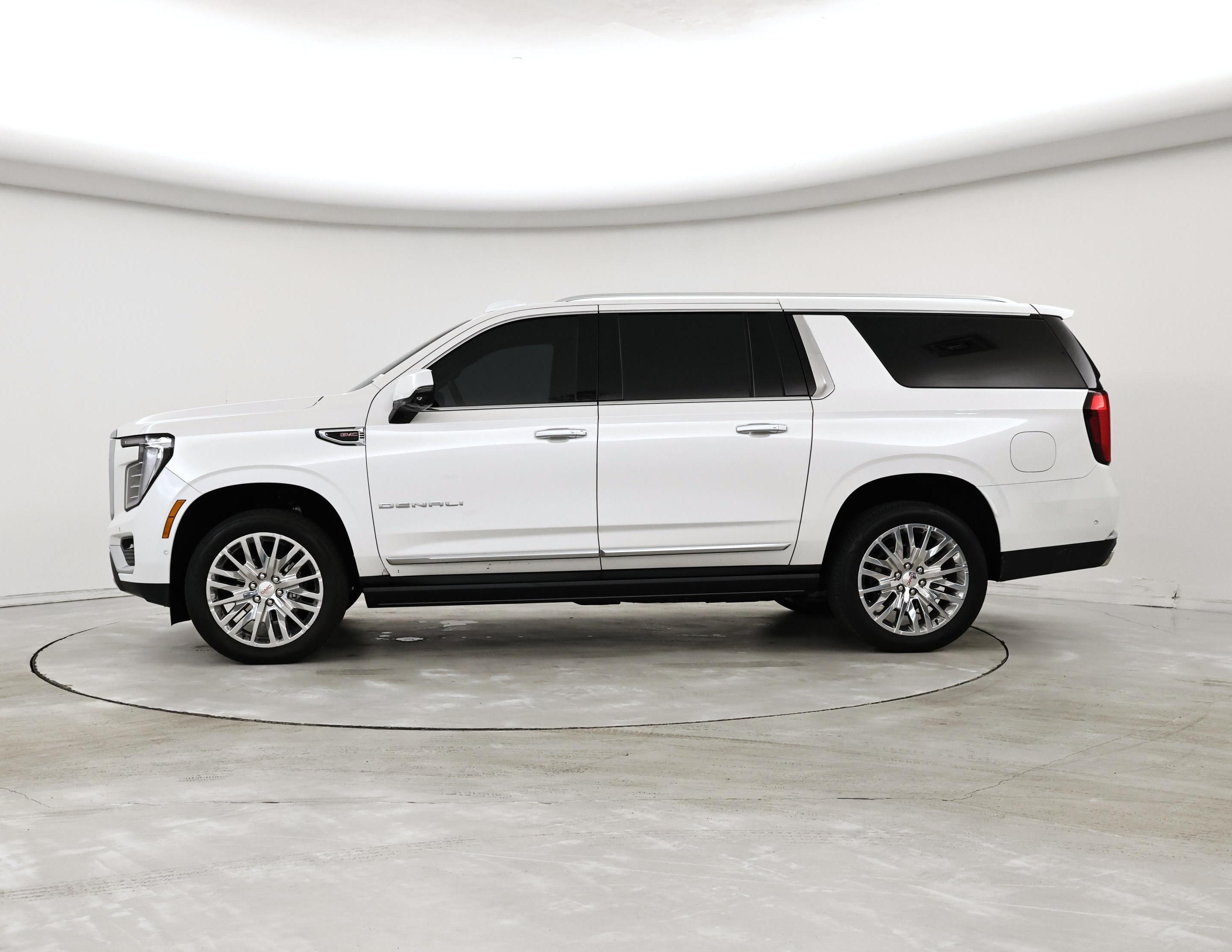 Thumbnail: 2025 GMC Yukon XL - 3