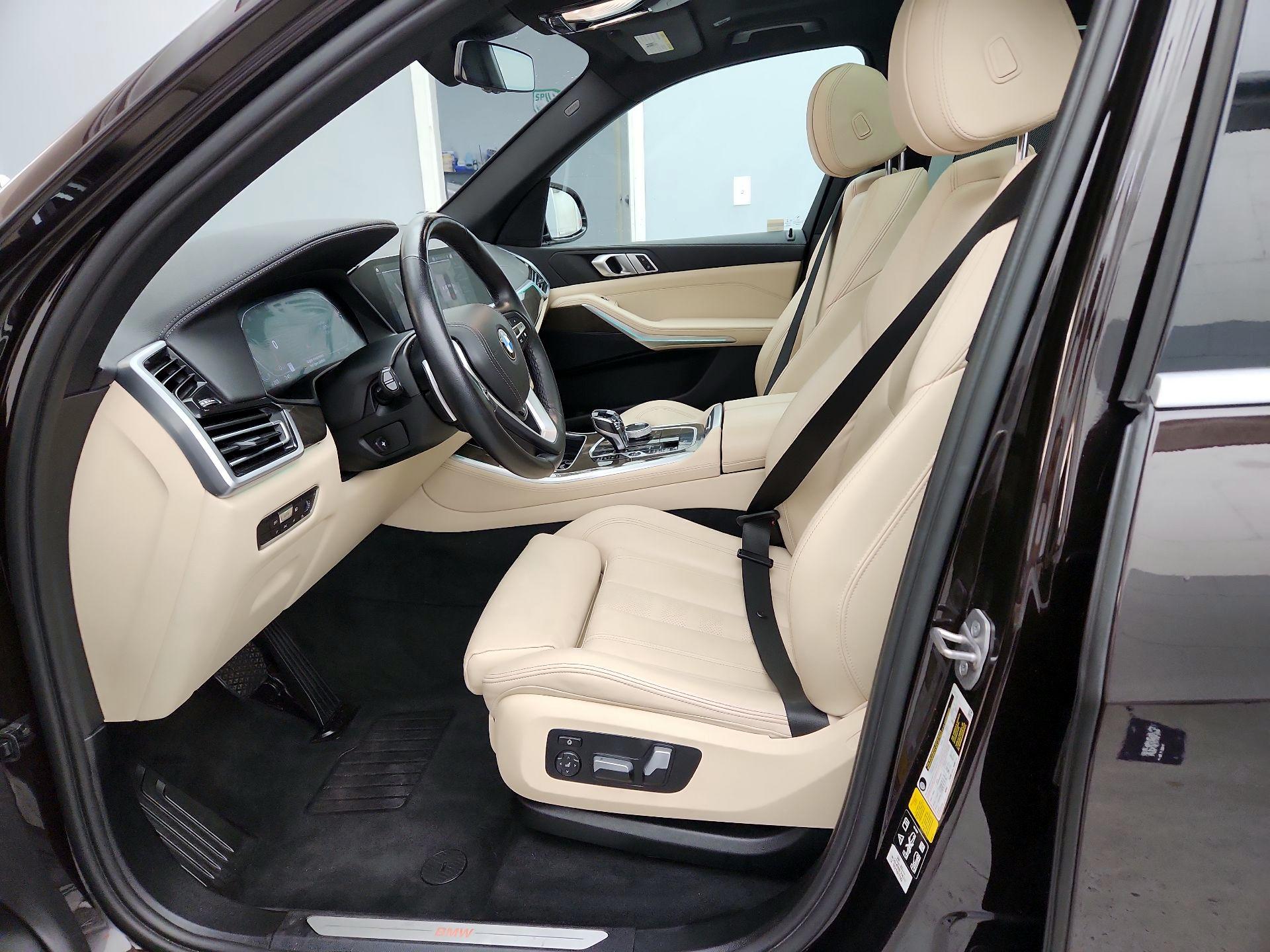 Thumbnail: 2022 BMW X5 - 11