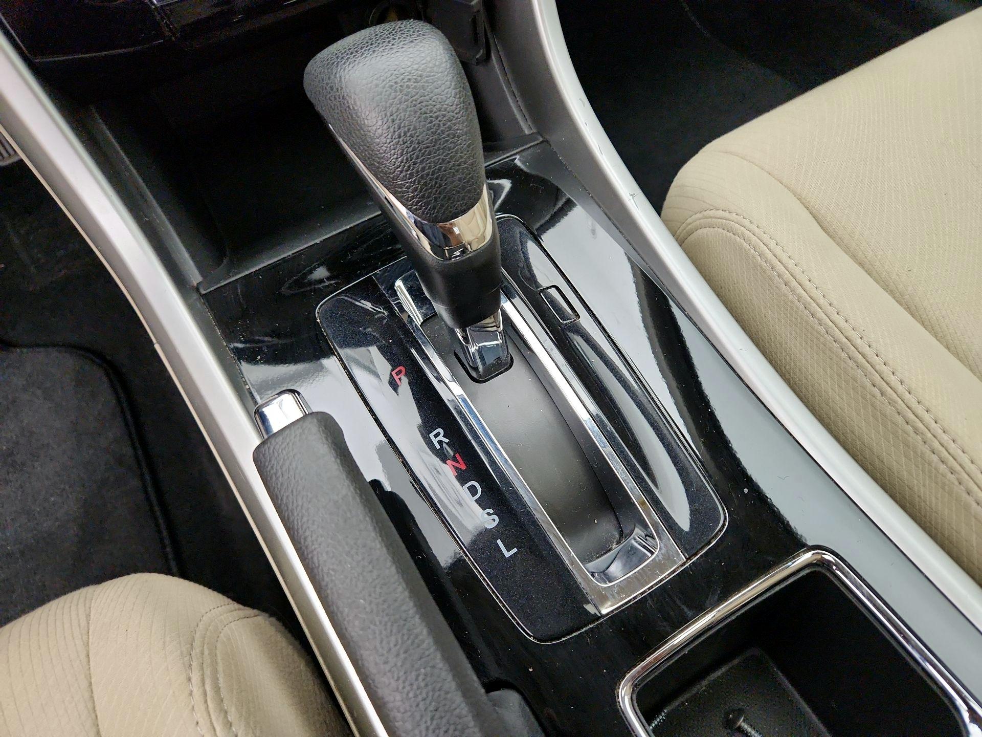 Thumbnail: 2016 Honda Accord - 17