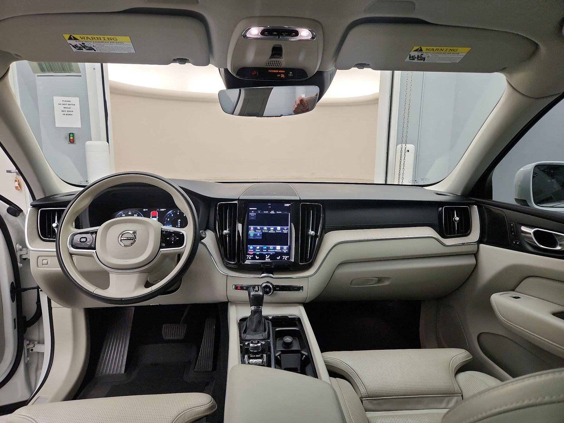 Thumbnail: 2021 Volvo XC60 - 9