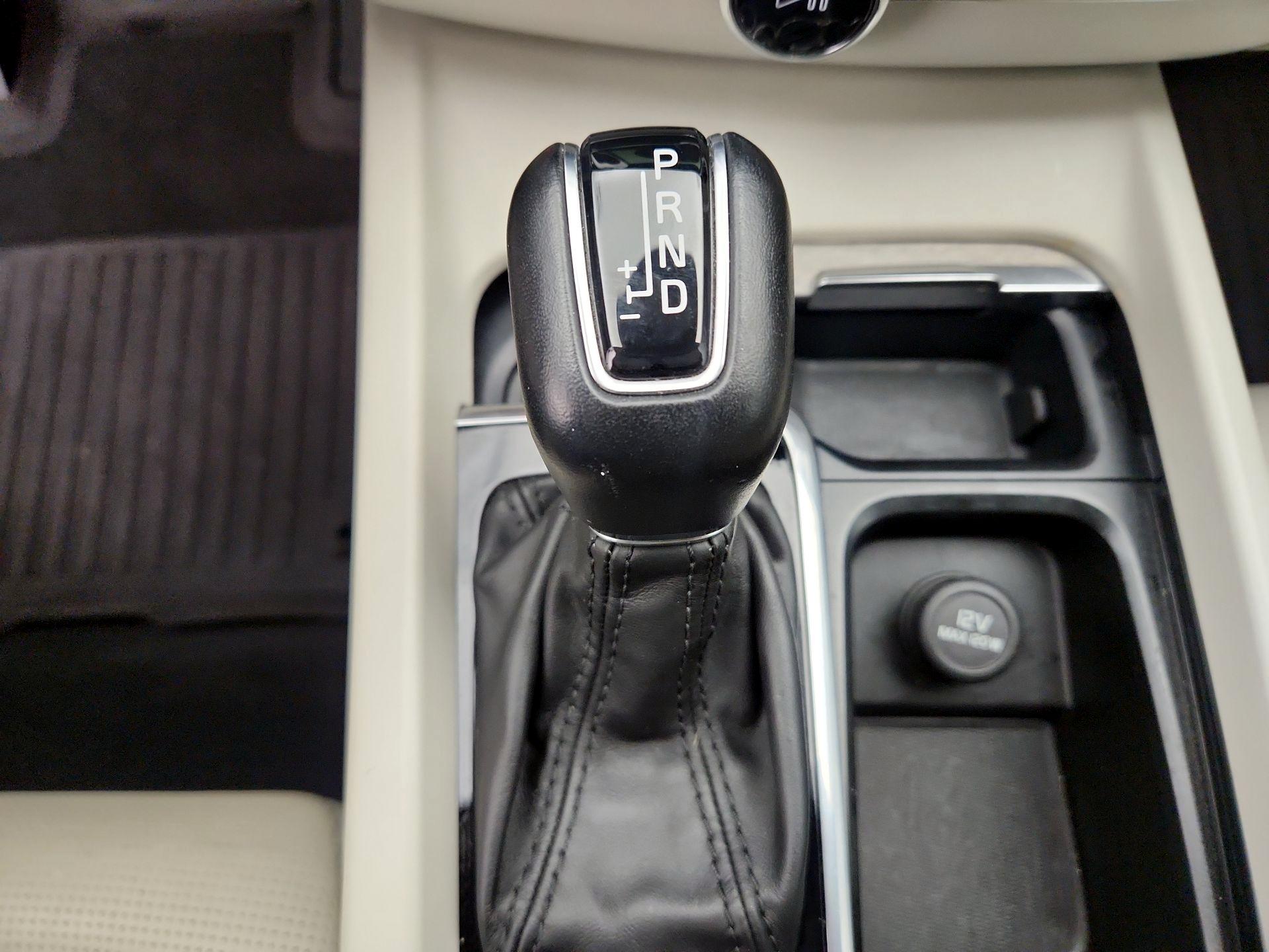 Thumbnail: 2021 Volvo XC60 - 17