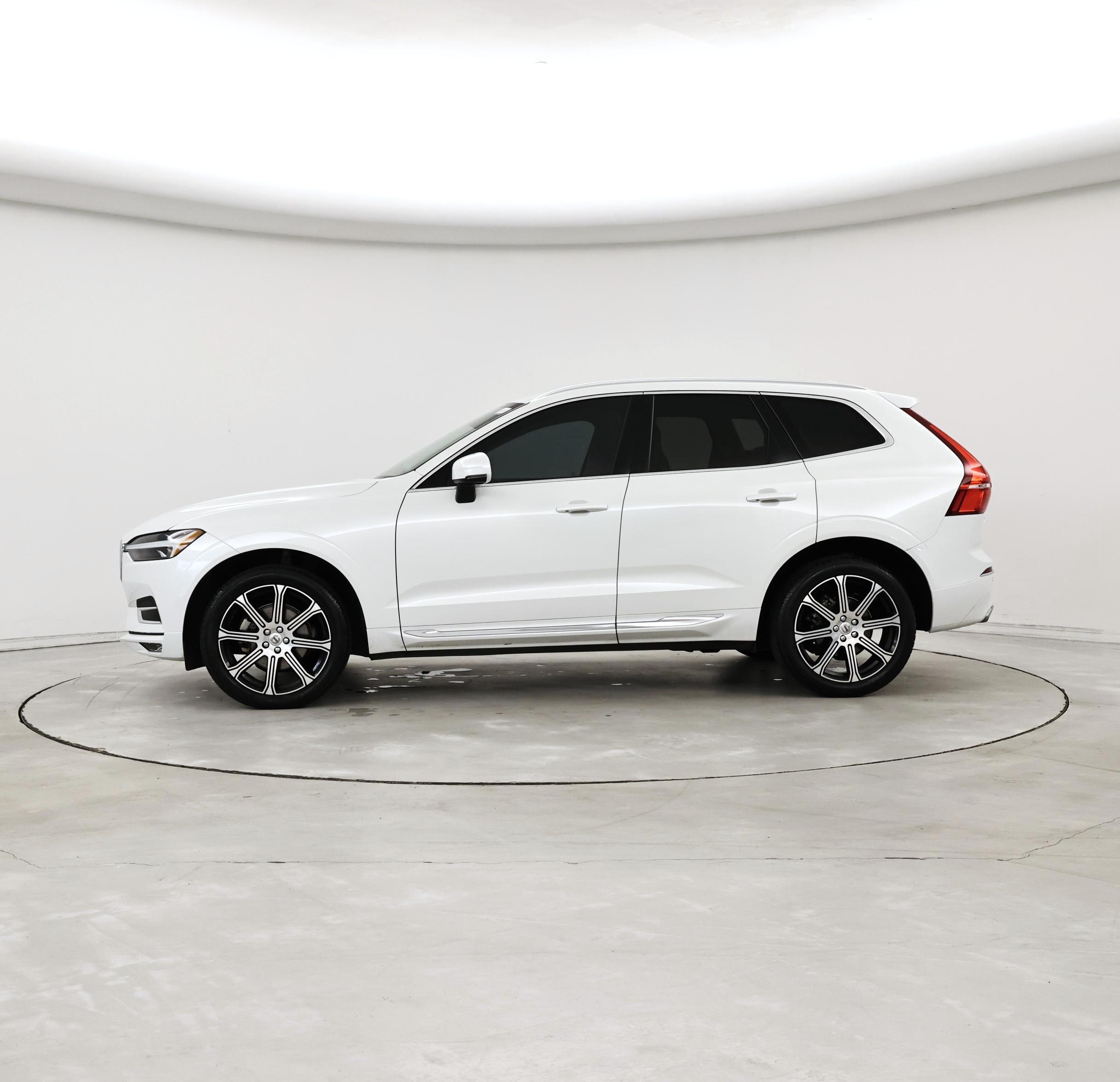 Thumbnail: 2021 Volvo XC60 - 3