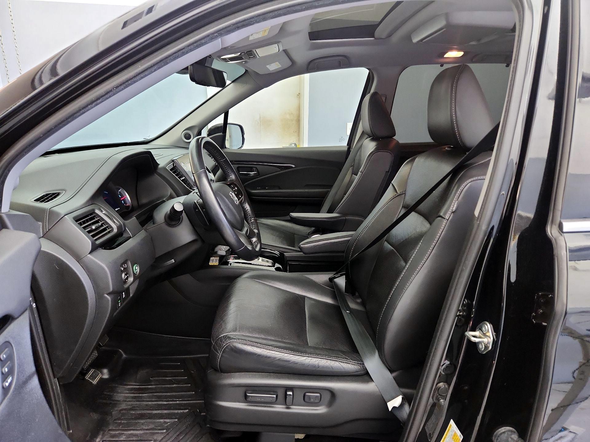 Thumbnail: 2019 Honda Pilot - 11