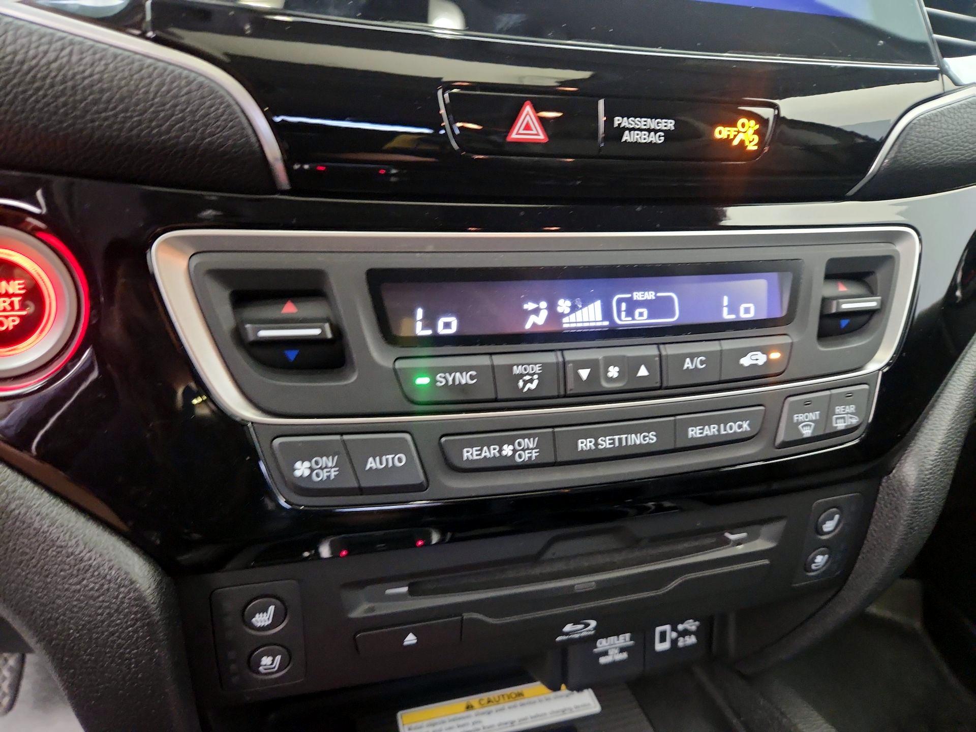 Thumbnail: 2019 Honda Pilot - 16