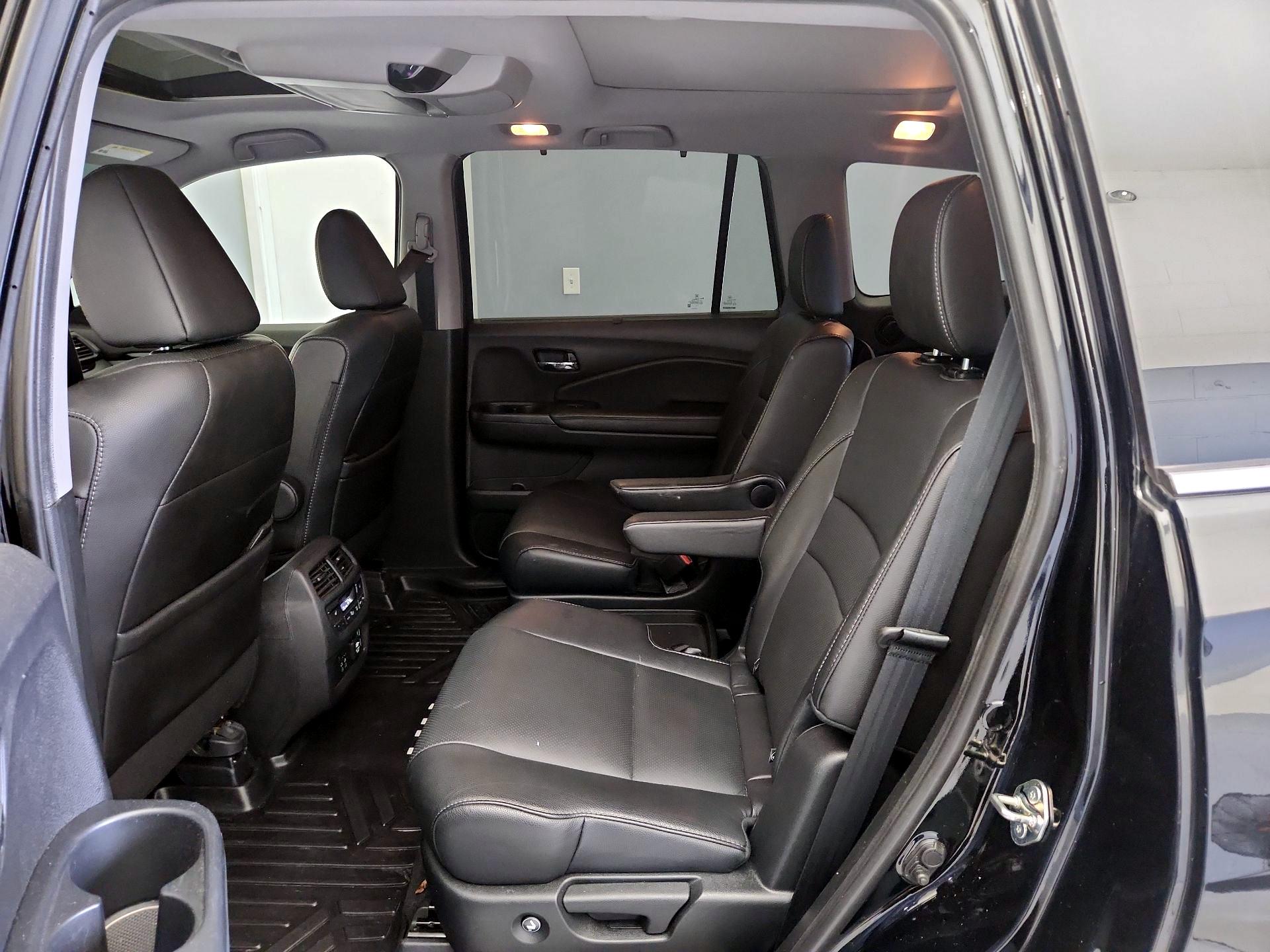 Thumbnail: 2019 Honda Pilot - 20
