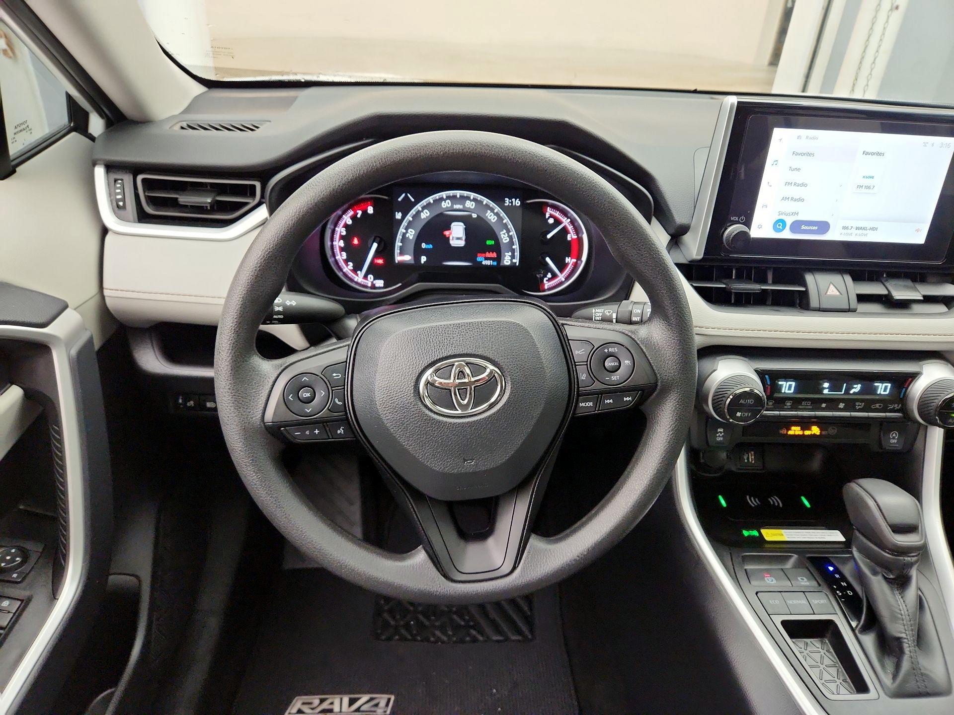 Thumbnail: 2024 Toyota RAV4 - 10