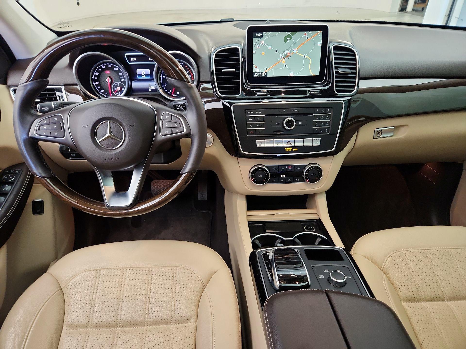 Thumbnail: 2016 Mercedes-Benz GLE - 9