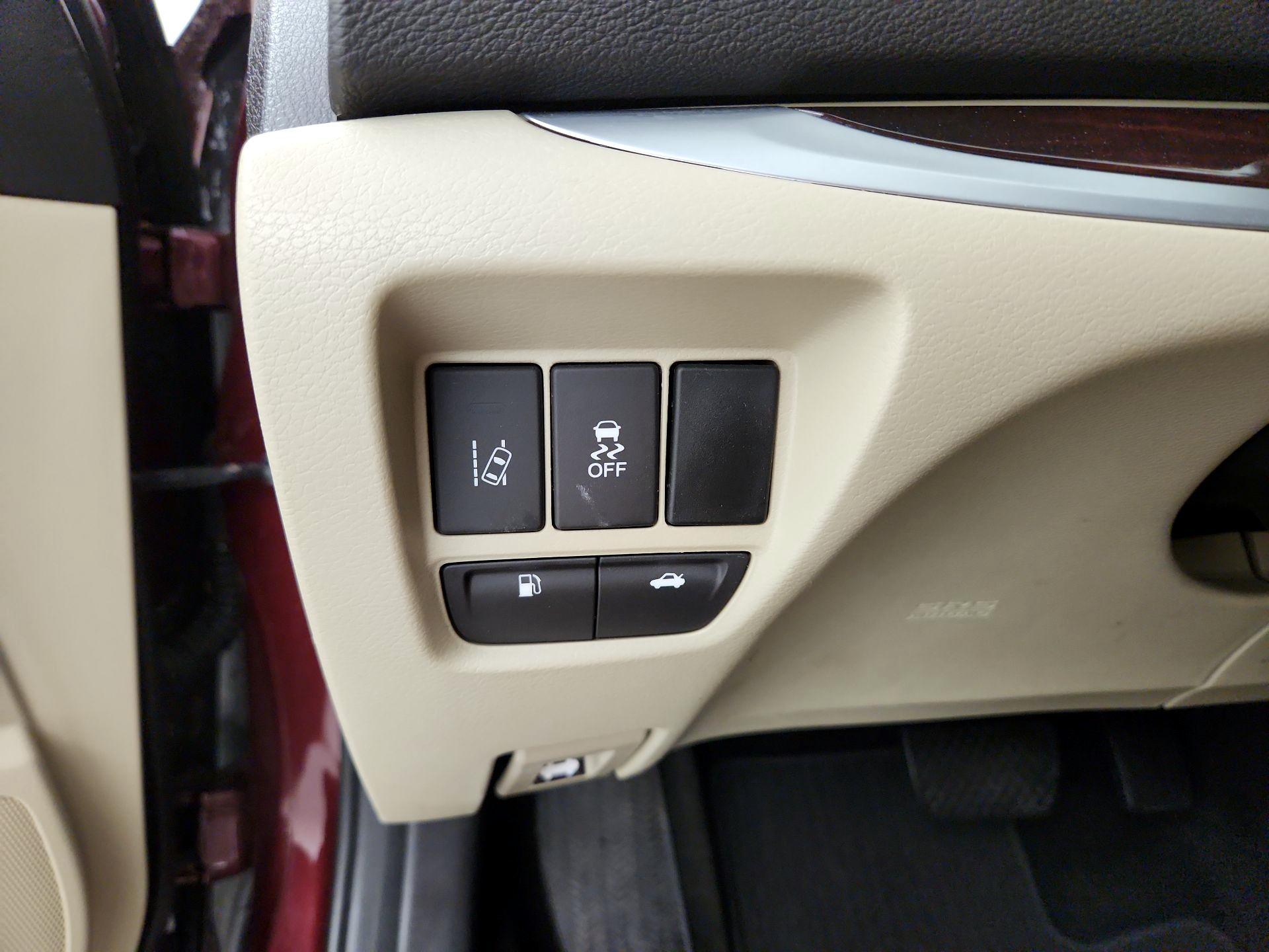 Thumbnail: 2015 Acura TLX - 13