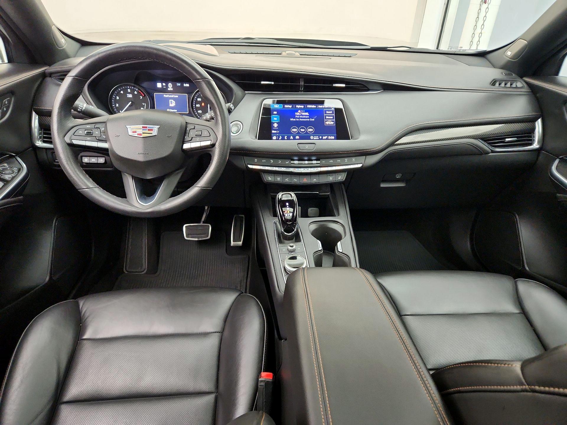 Thumbnail: 2022 Cadillac XT4 - 9