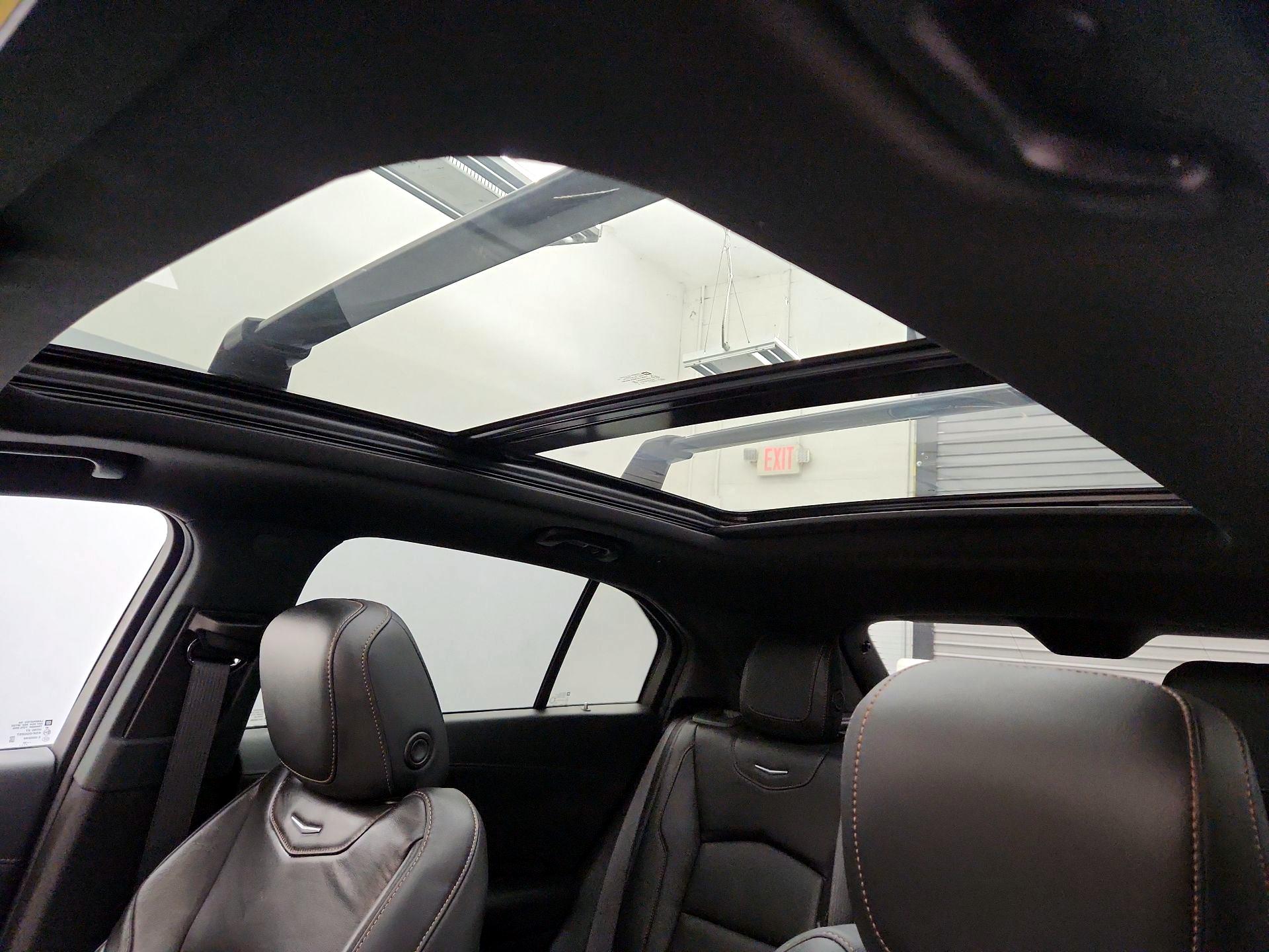 Thumbnail: 2022 Cadillac XT4 - 20