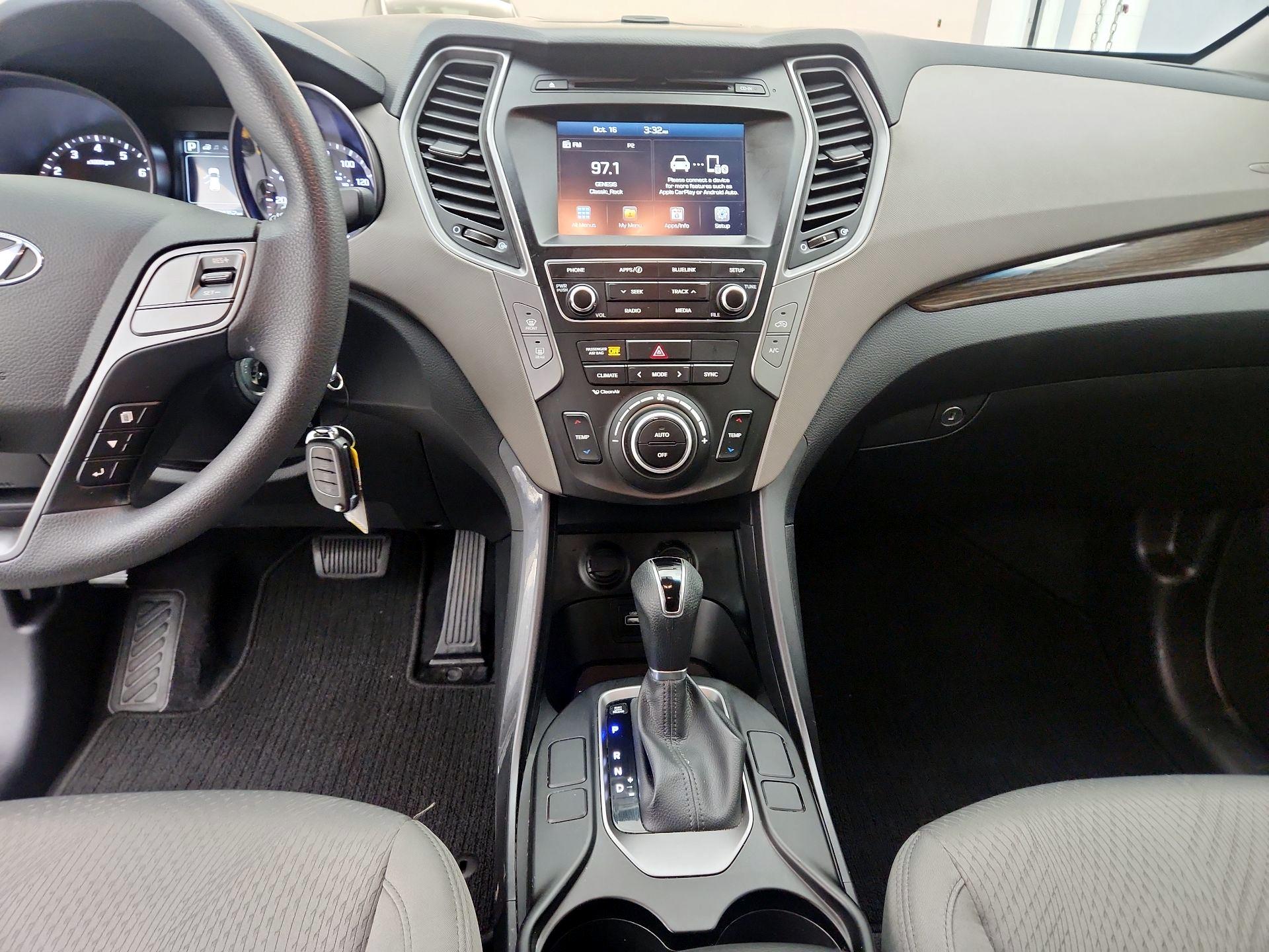 Thumbnail: 2017 Hyundai Santa Fe - 9