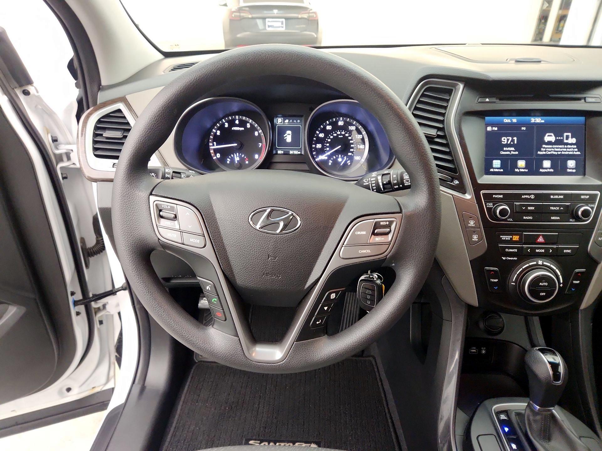 Thumbnail: 2017 Hyundai Santa Fe - 10