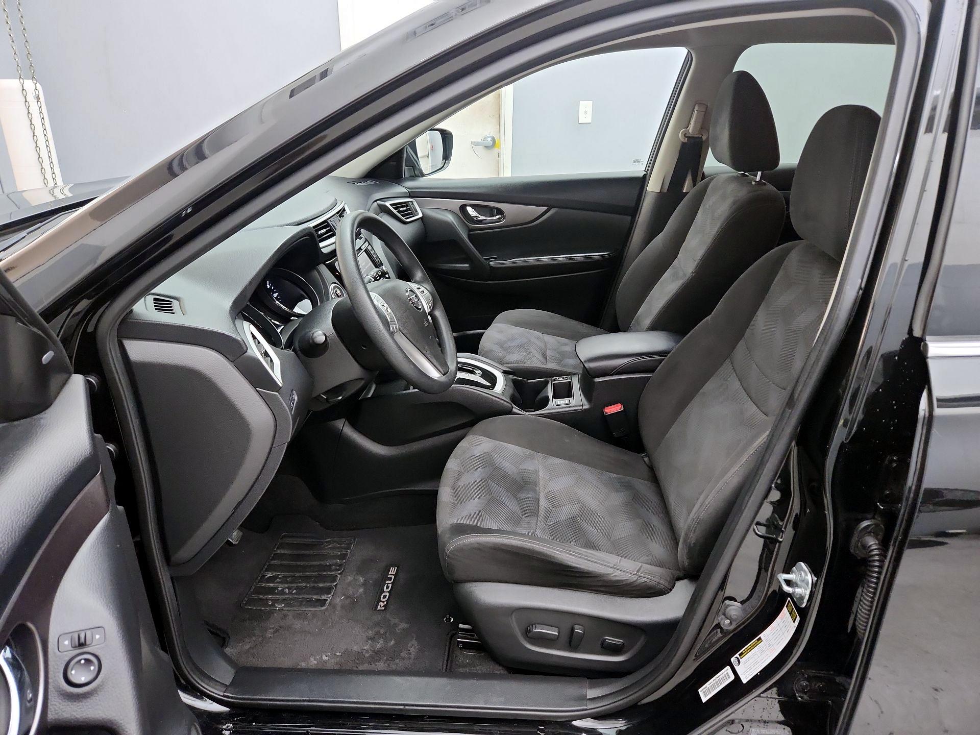 Thumbnail: 2015 Nissan Rogue - 11