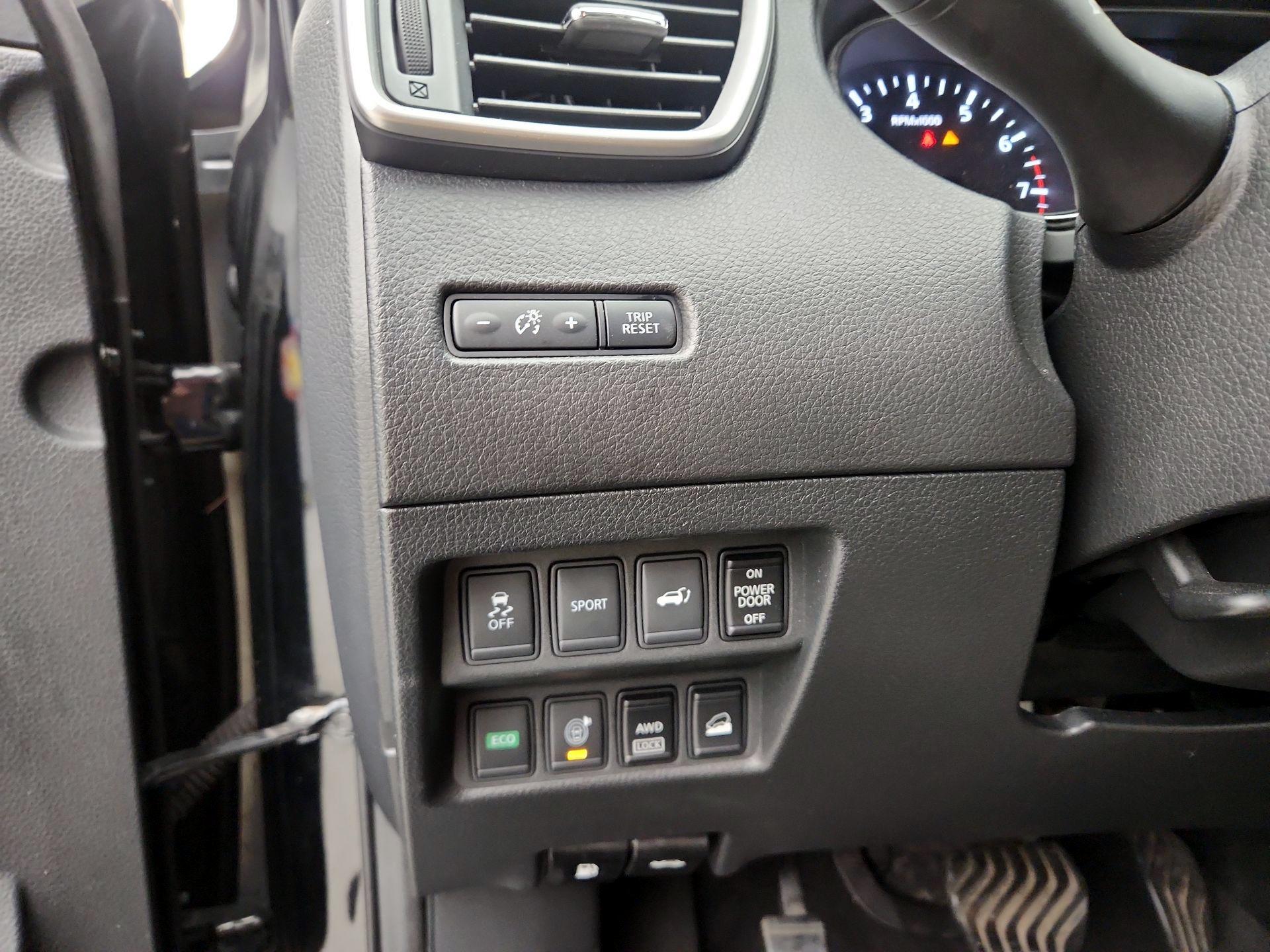 Thumbnail: 2015 Nissan Rogue - 13