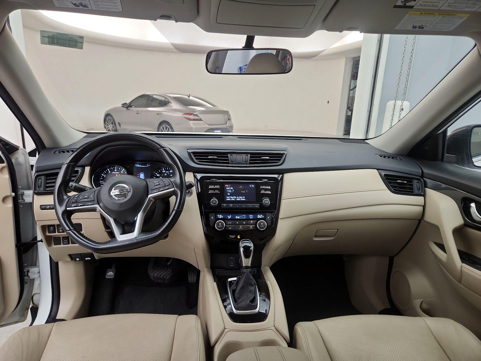 Thumbnail: 2017 Nissan Rogue - 9