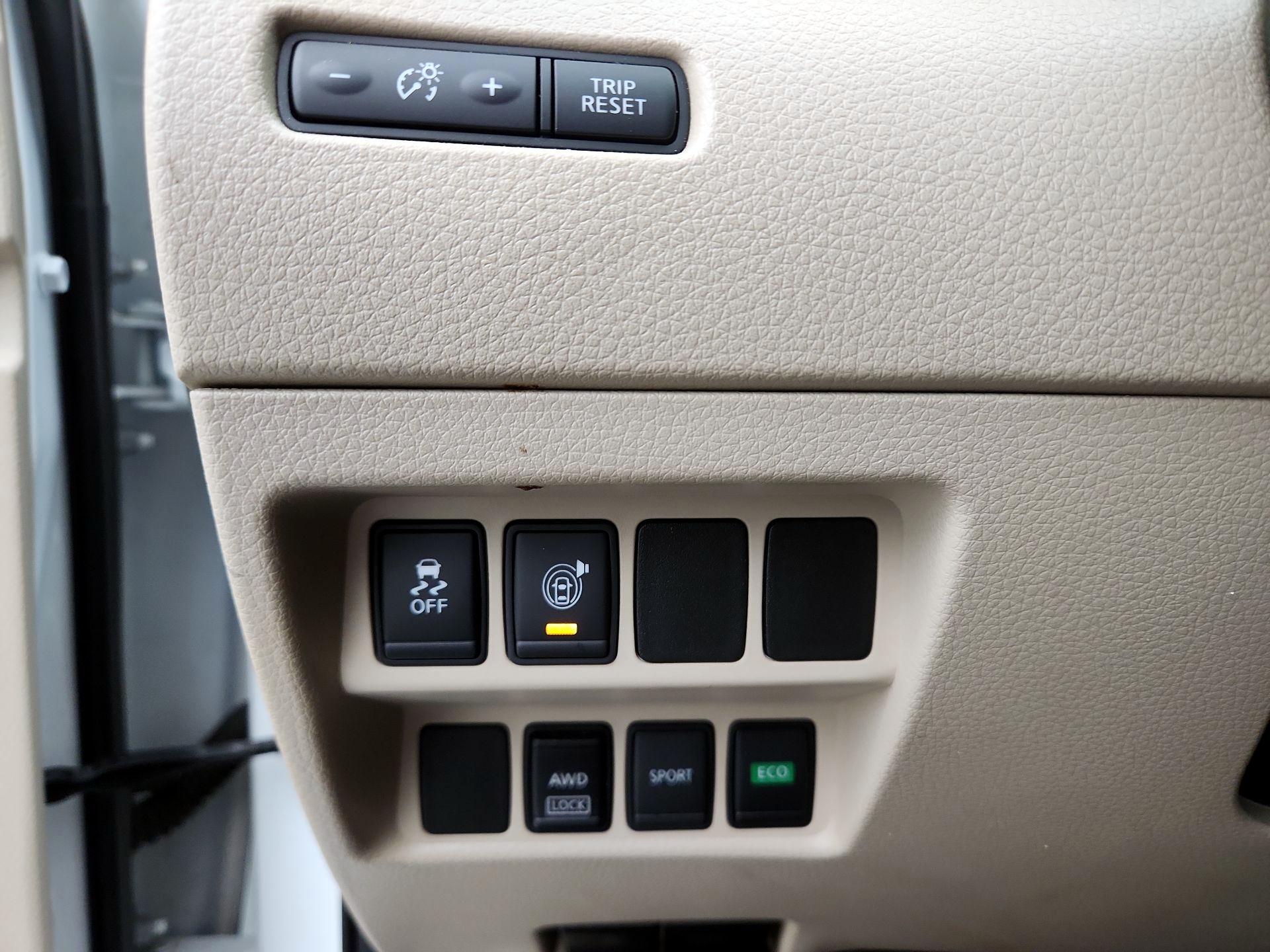 Thumbnail: 2017 Nissan Rogue - 13