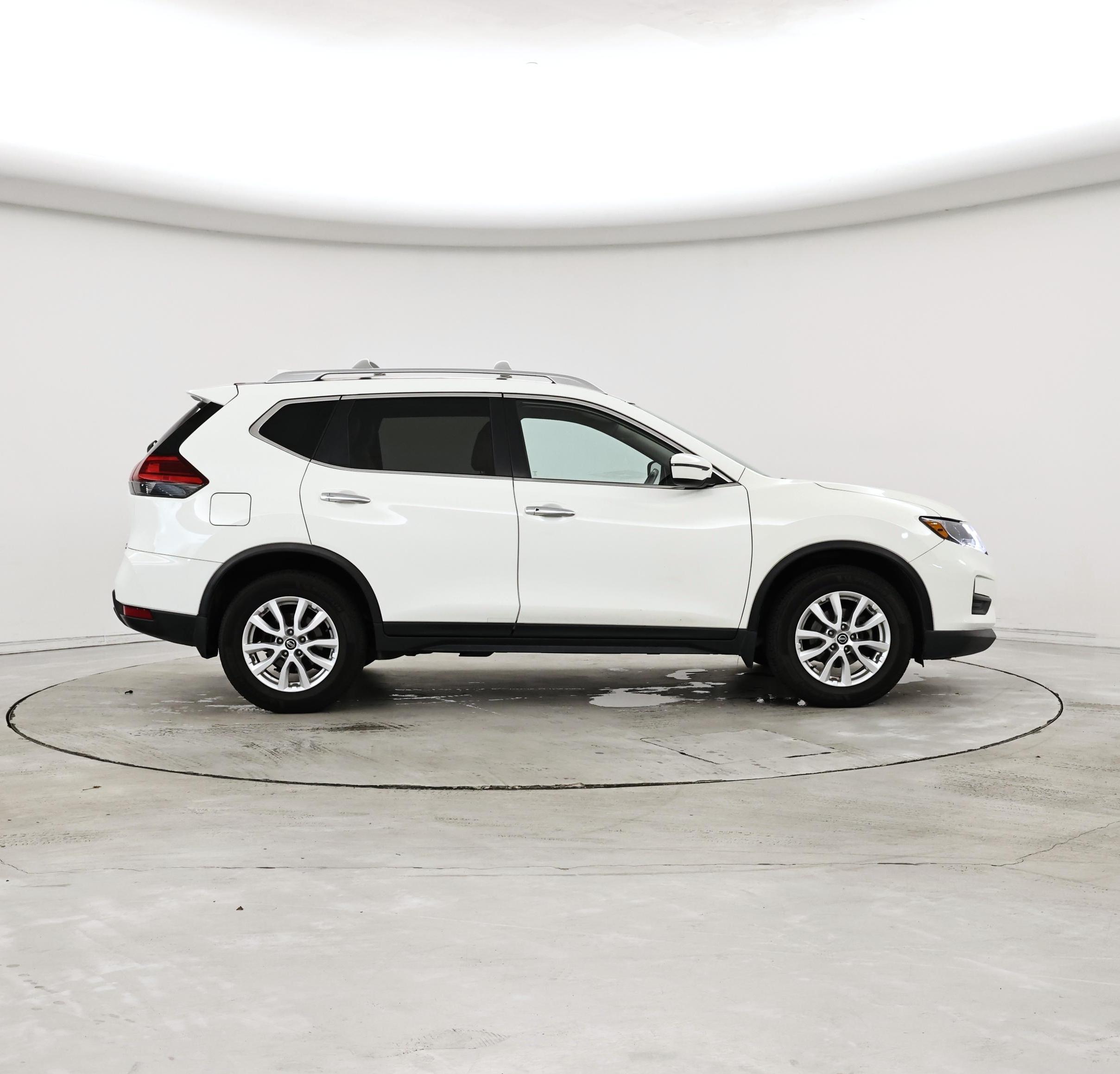 Thumbnail: 2017 Nissan Rogue - 7