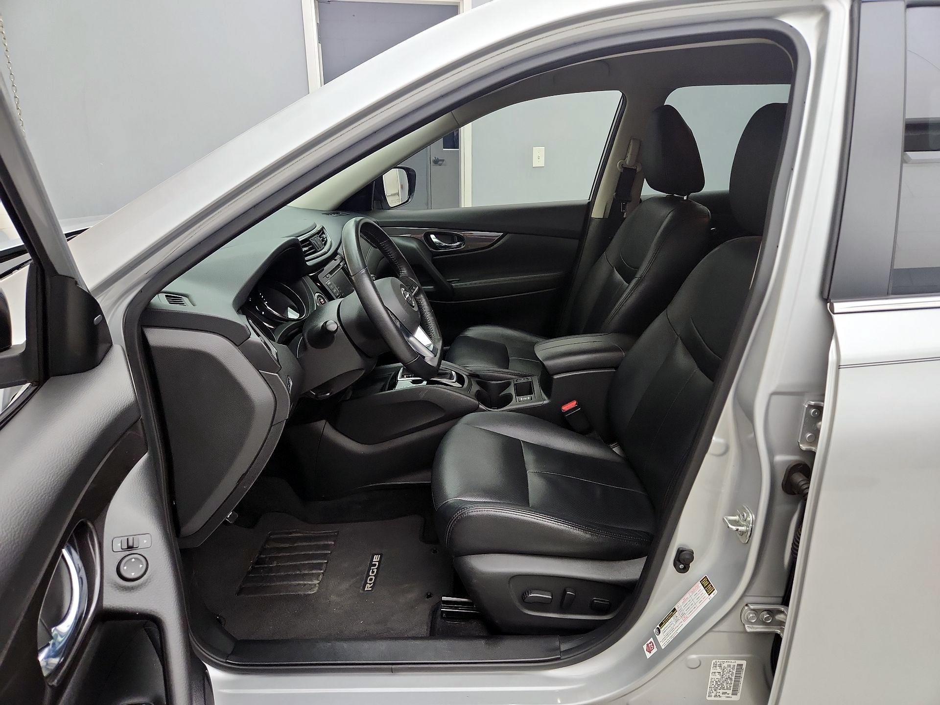 Thumbnail: 2019 Nissan Rogue - 11