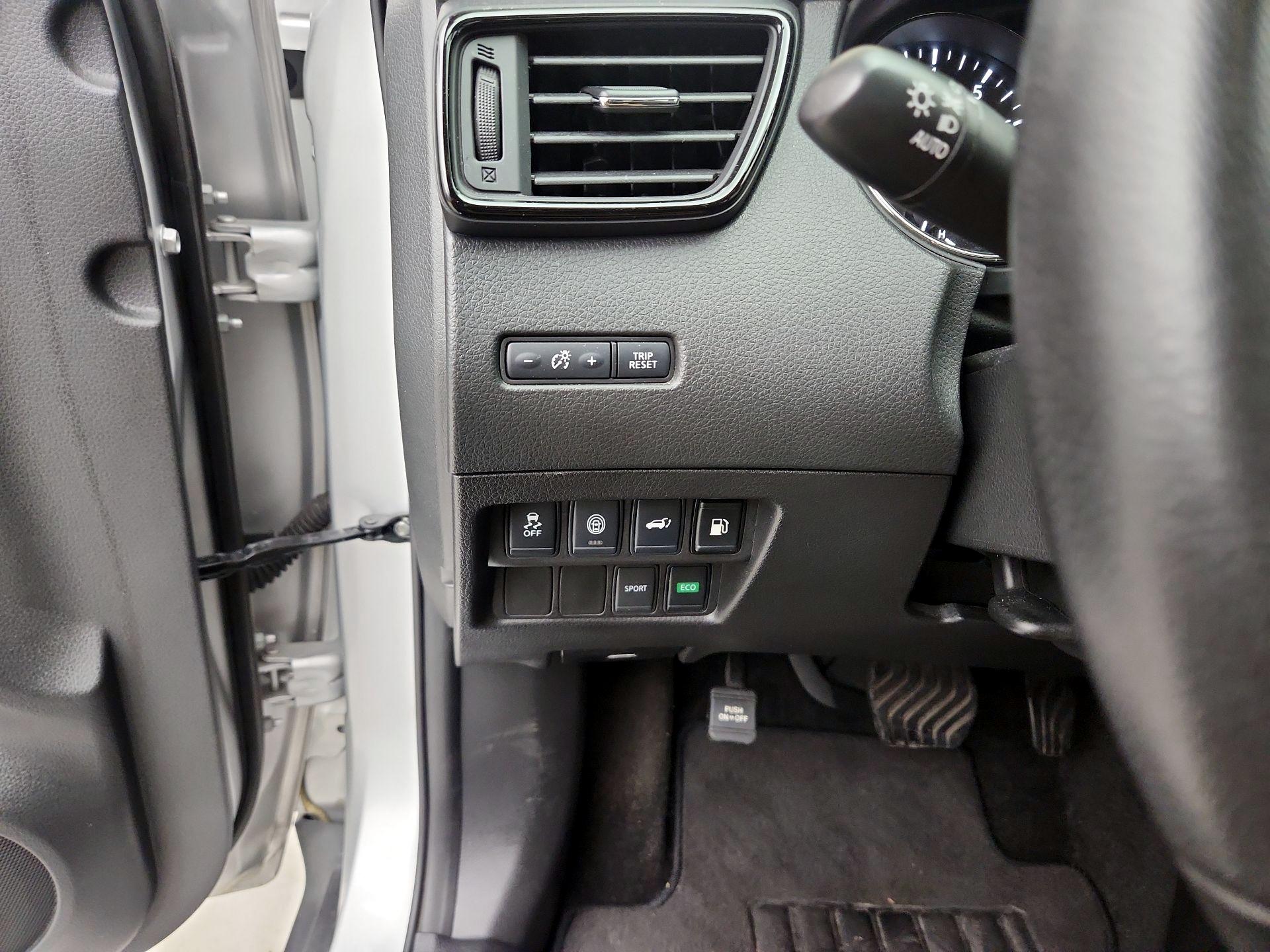 Thumbnail: 2019 Nissan Rogue - 13