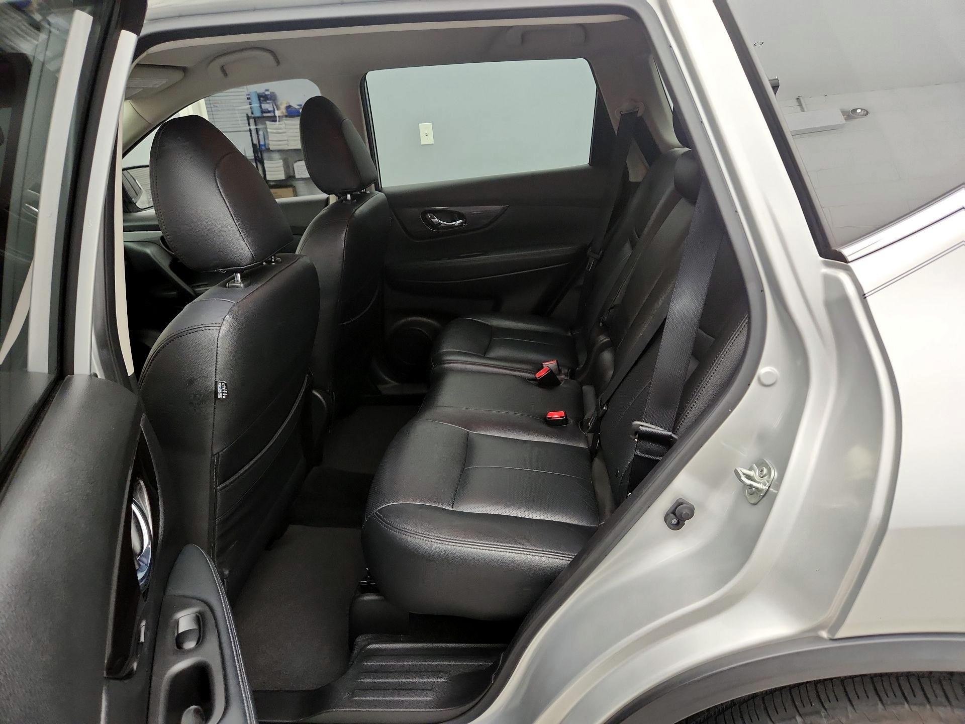 Thumbnail: 2019 Nissan Rogue - 19
