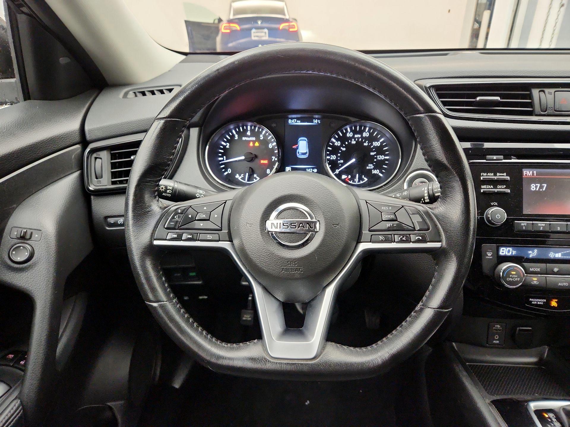 Thumbnail: 2017 Nissan Rogue - 10