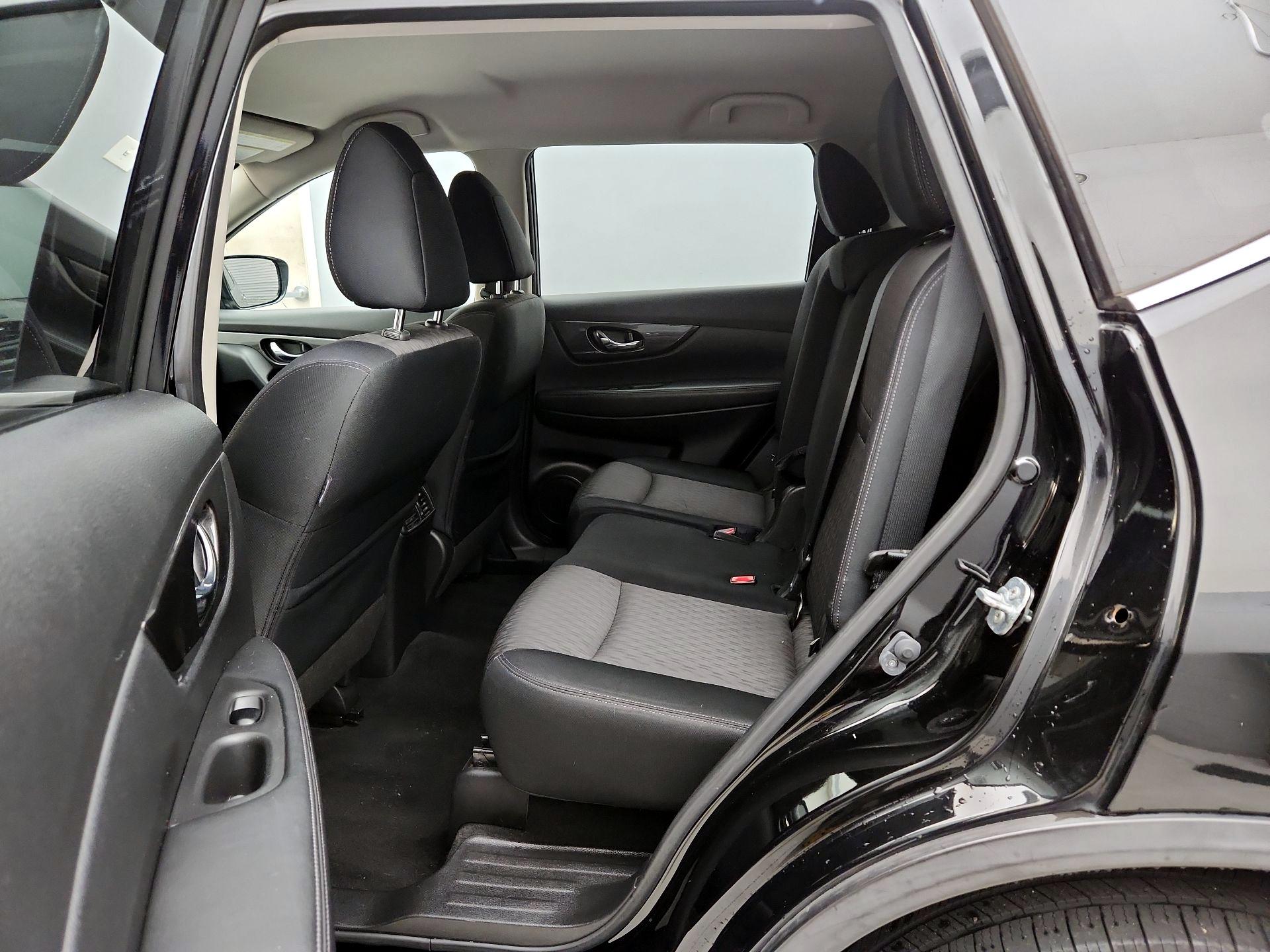 Thumbnail: 2017 Nissan Rogue - 19