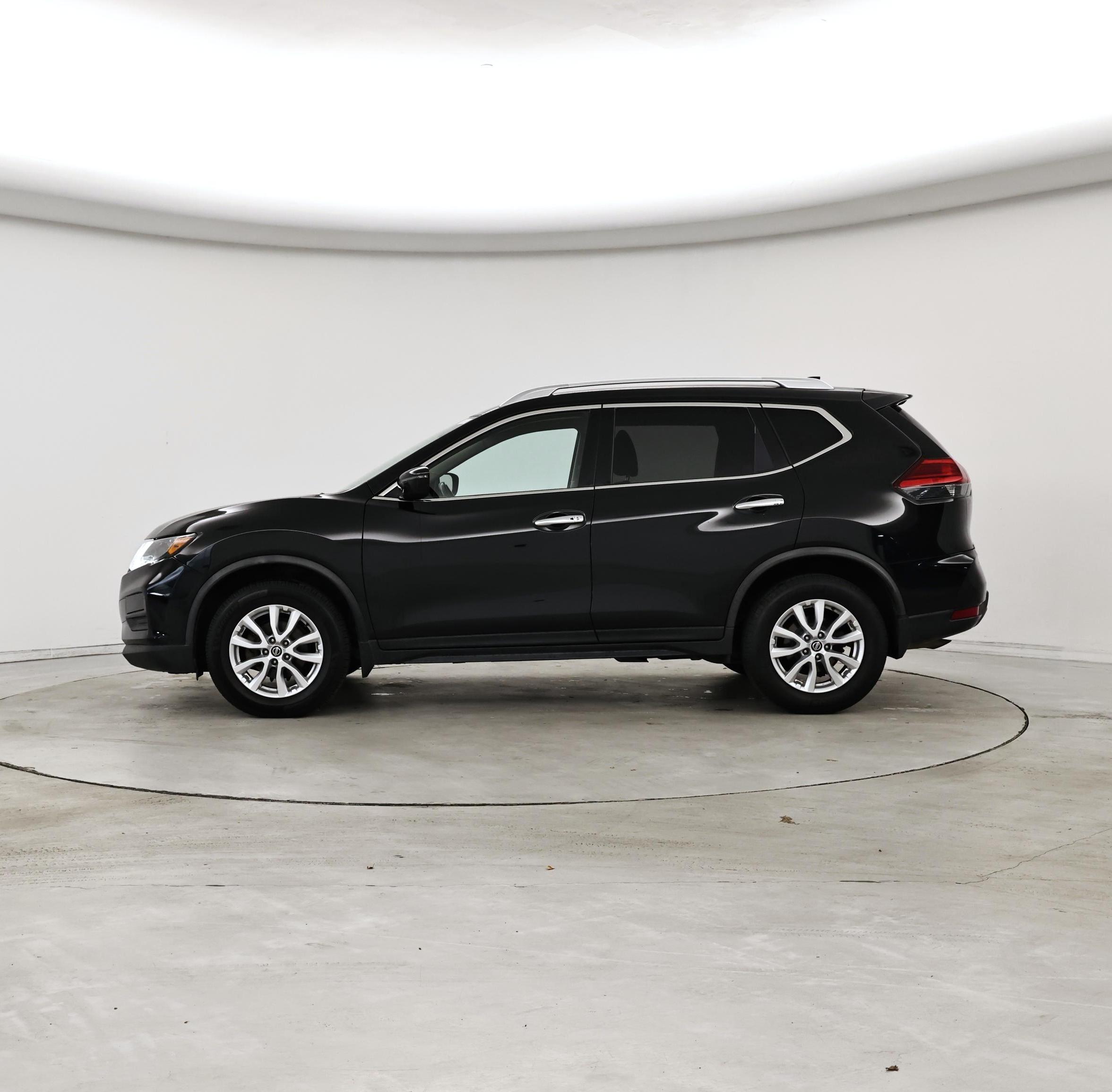 Thumbnail: 2017 Nissan Rogue - 3