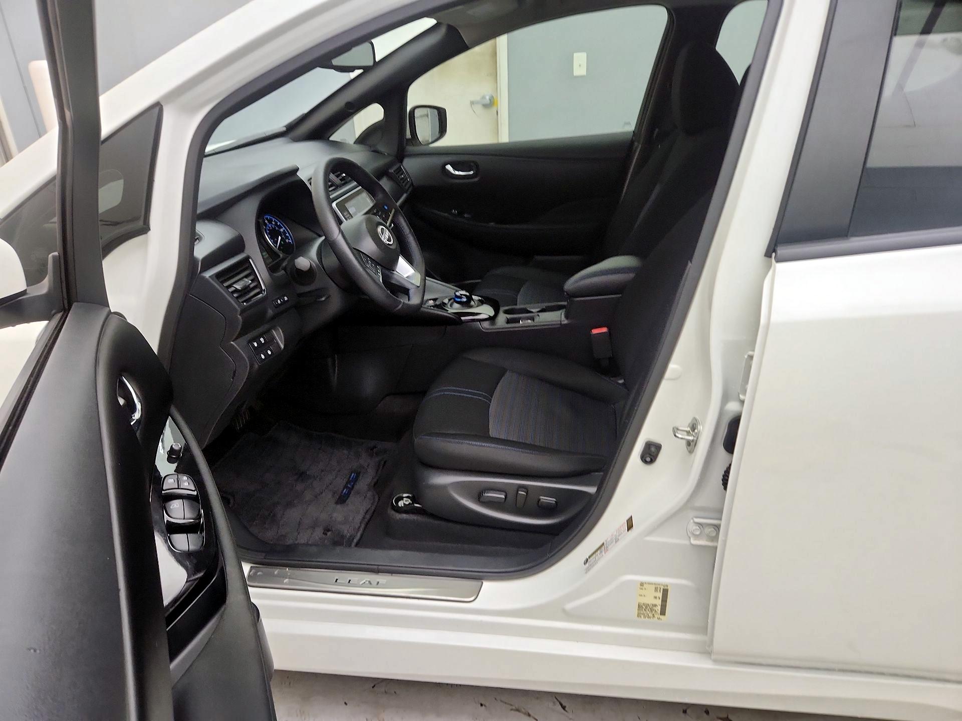 Thumbnail: 2023 Nissan Leaf - 11