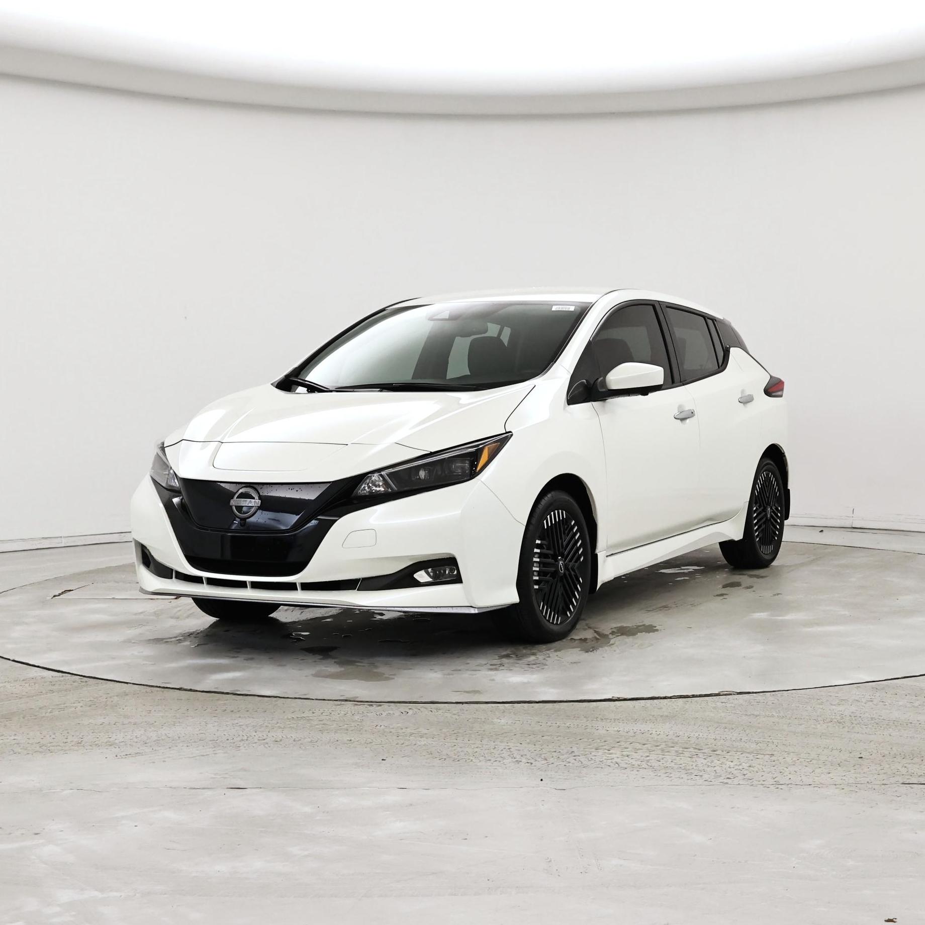 Thumbnail: 2023 Nissan Leaf - 4