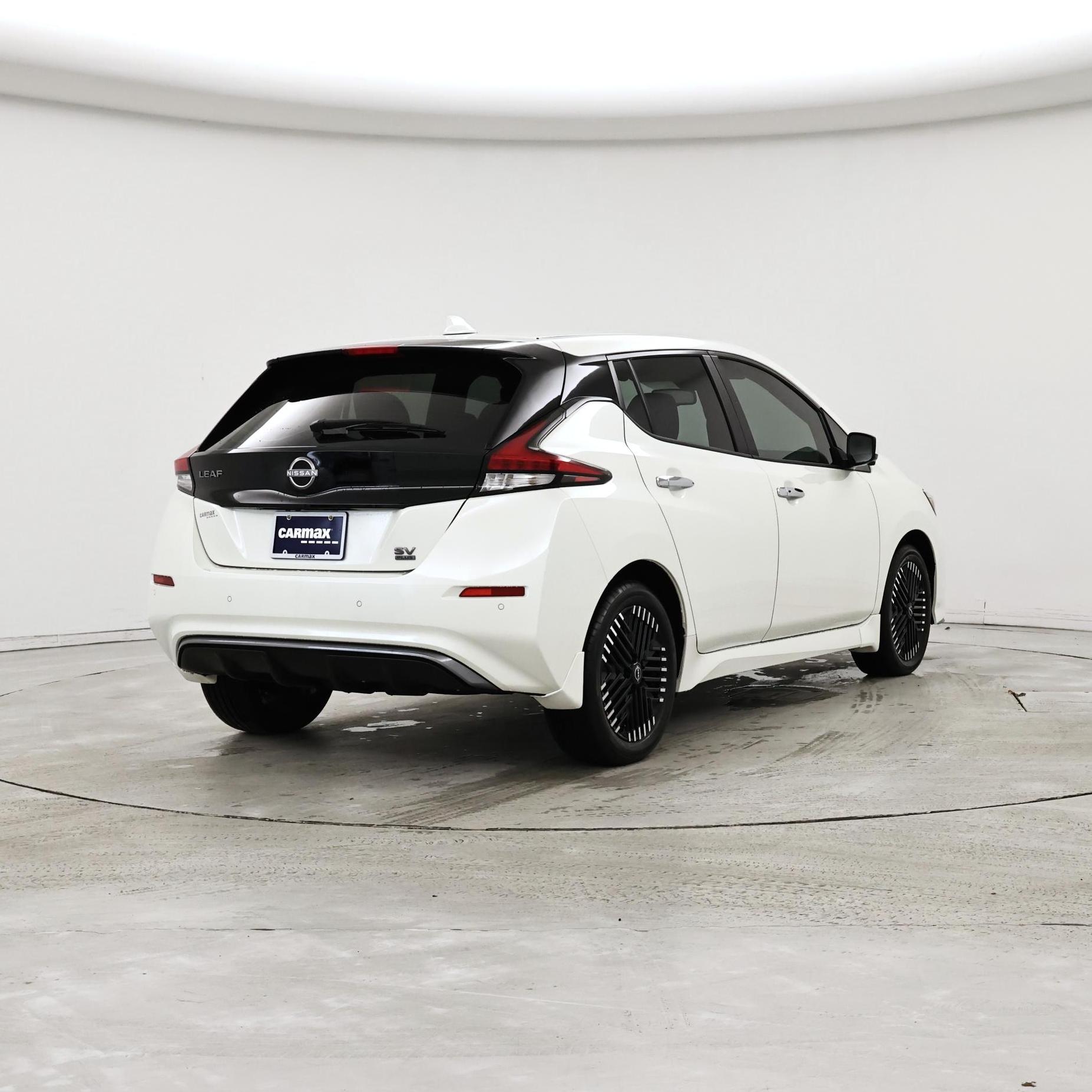 Thumbnail: 2023 Nissan Leaf - 8
