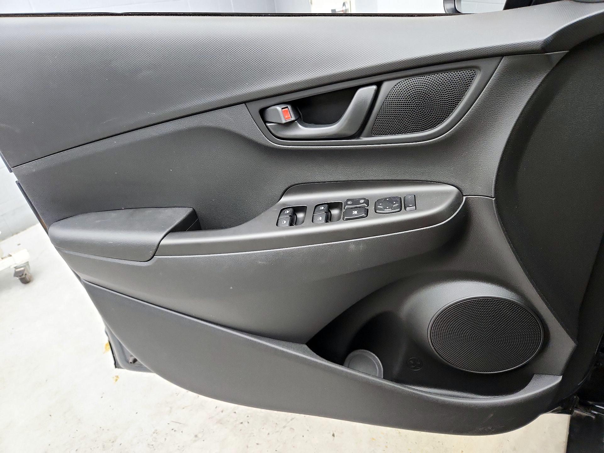 Thumbnail: 2021 Hyundai Kona - 12