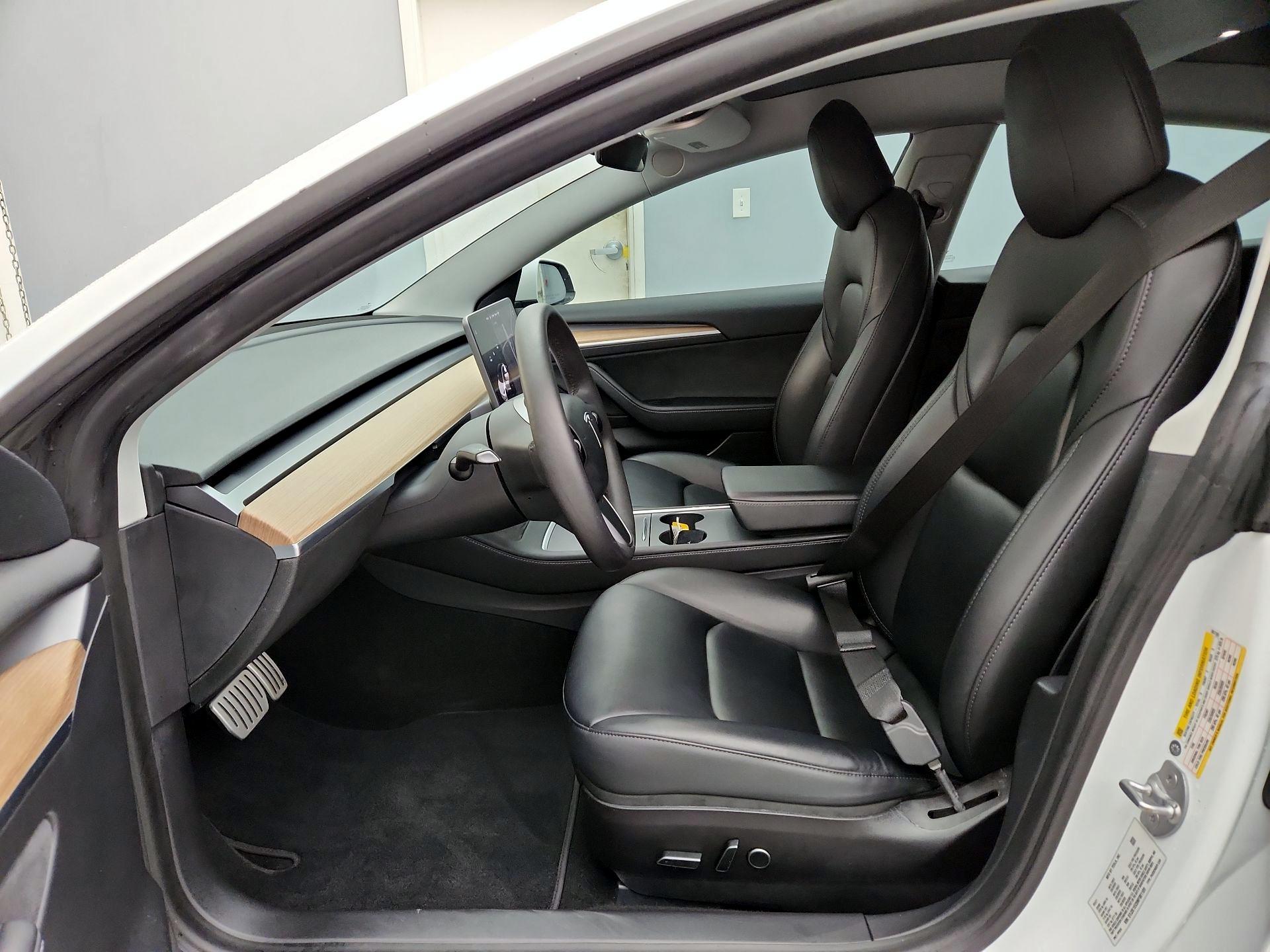 Thumbnail: 2021 Tesla Model 3 - 11