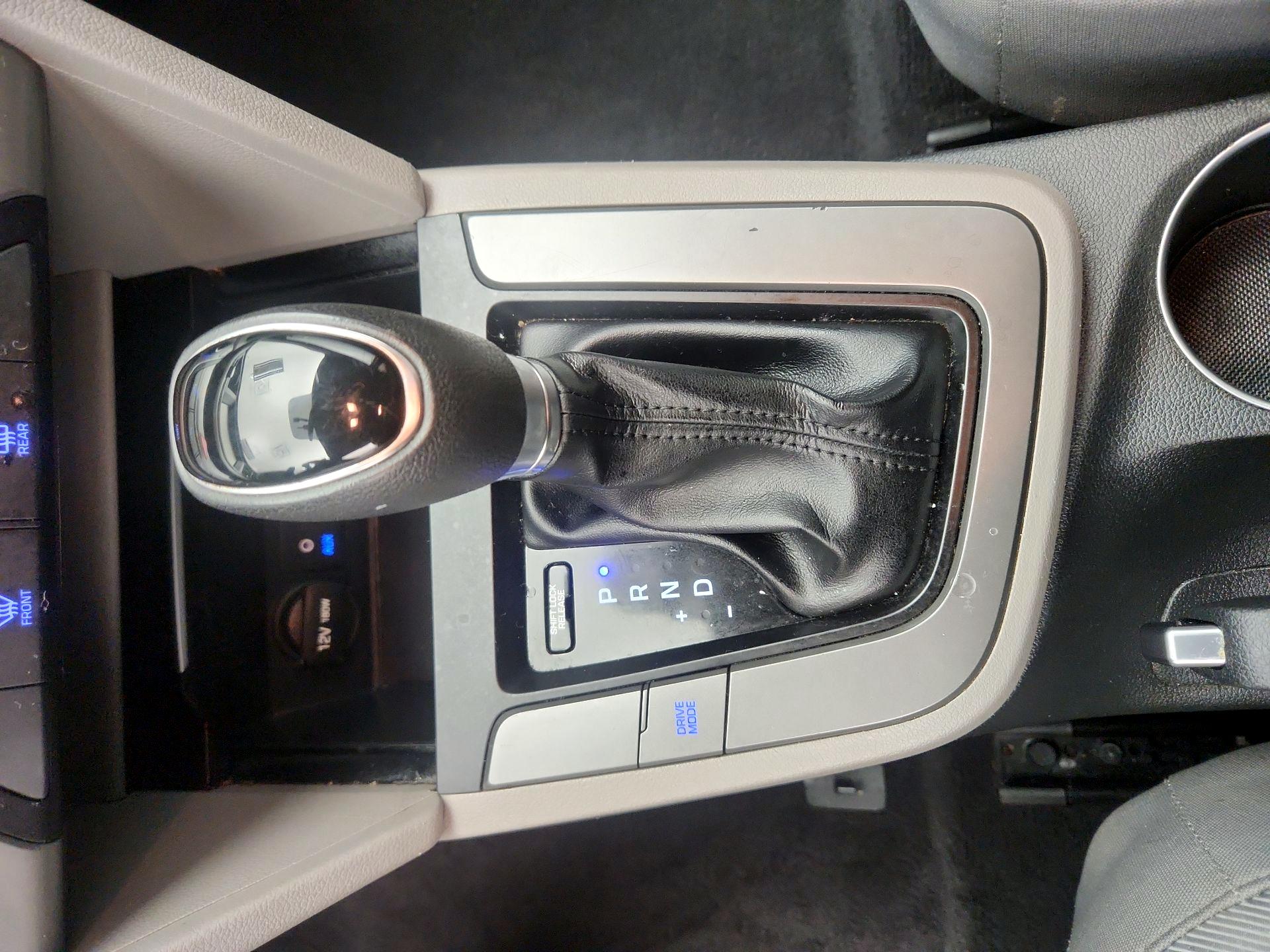 Thumbnail: 2018 Hyundai Elantra - 17