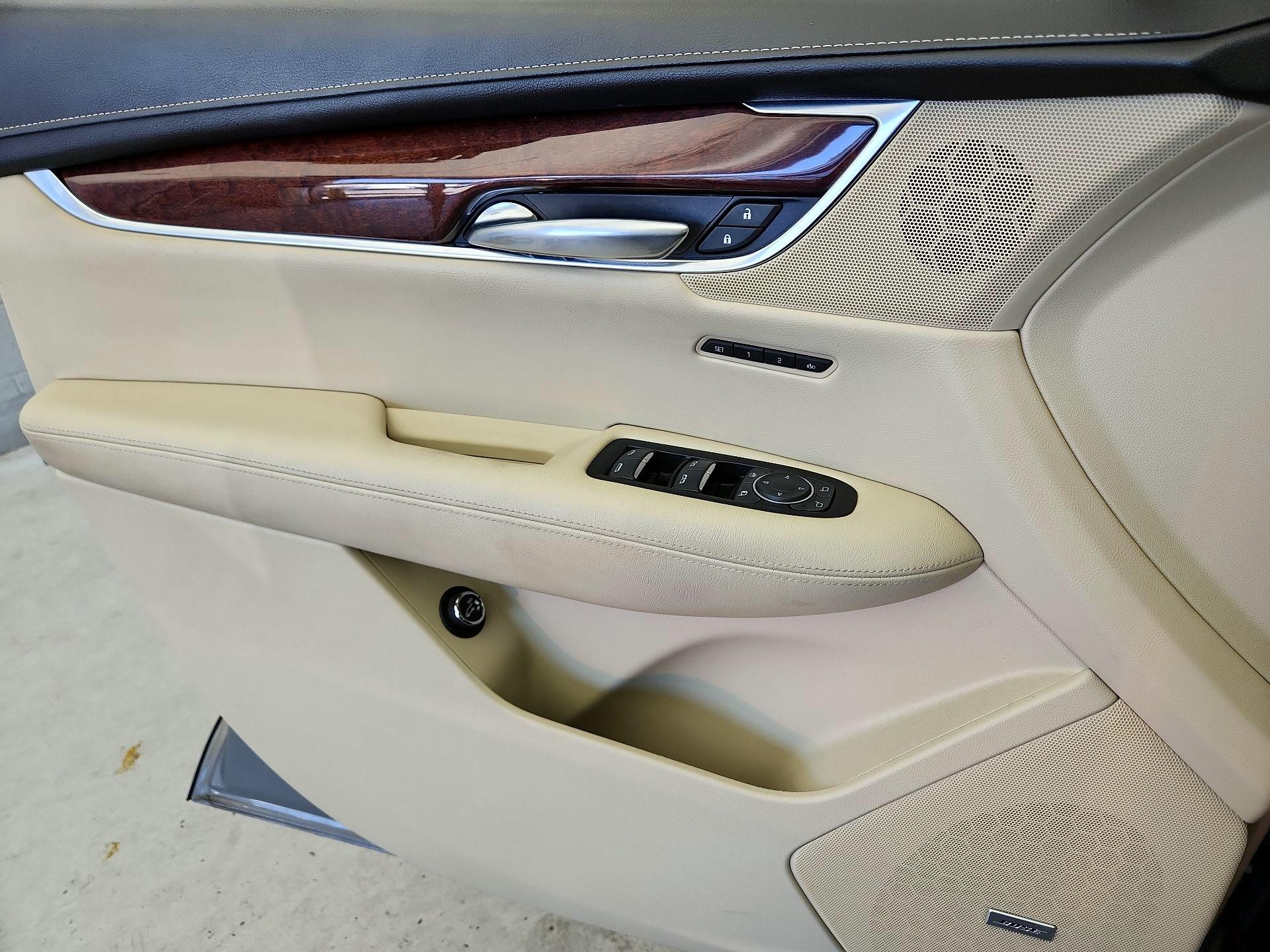 Thumbnail: 2018 Cadillac XT5 - 12