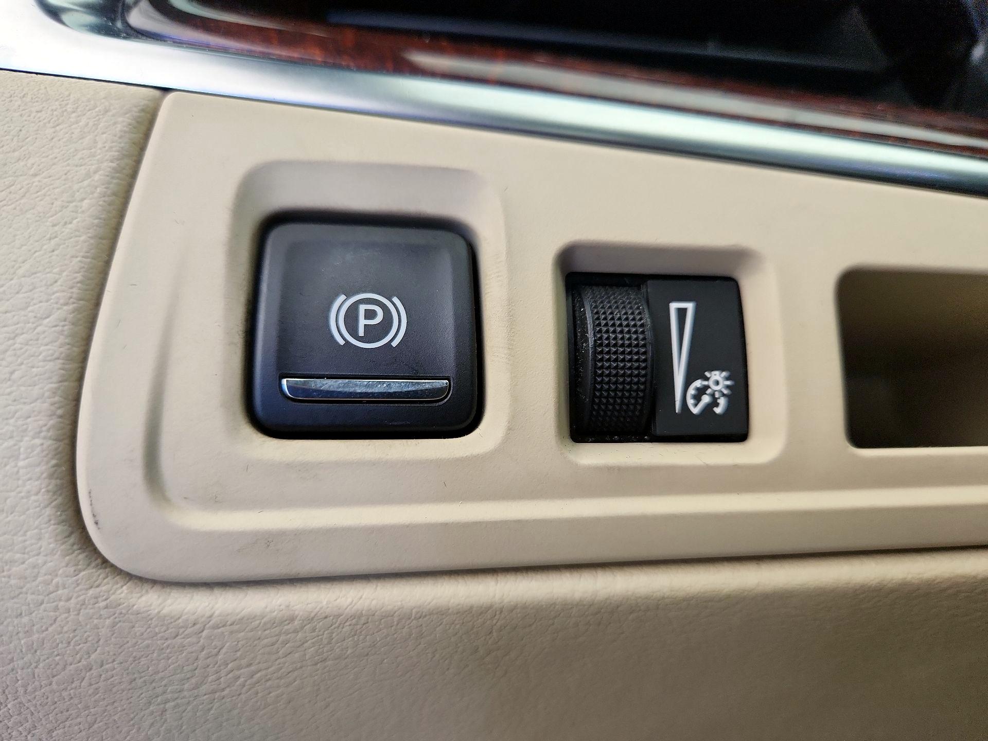 Thumbnail: 2018 Cadillac XT5 - 13
