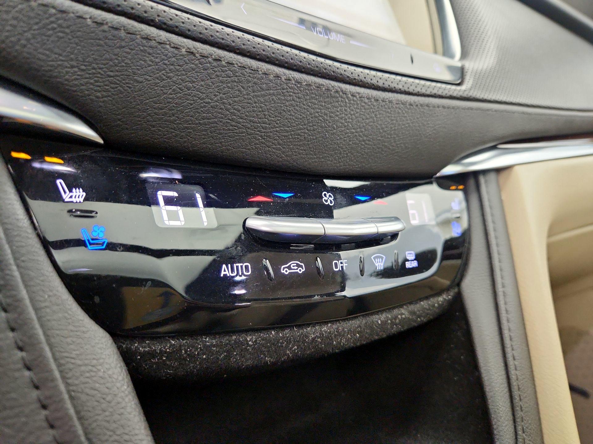Thumbnail: 2018 Cadillac XT5 - 17