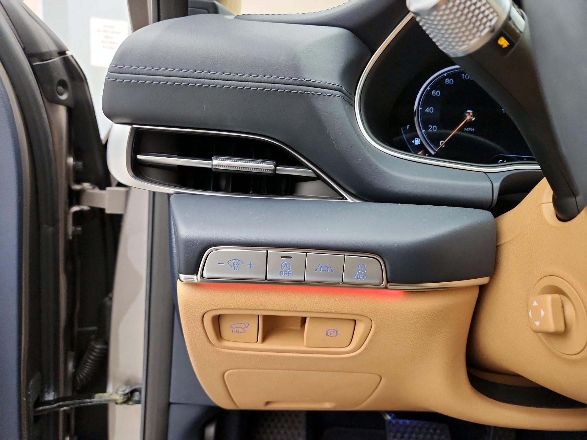 Thumbnail: 2021 Genesis GV80 - 13