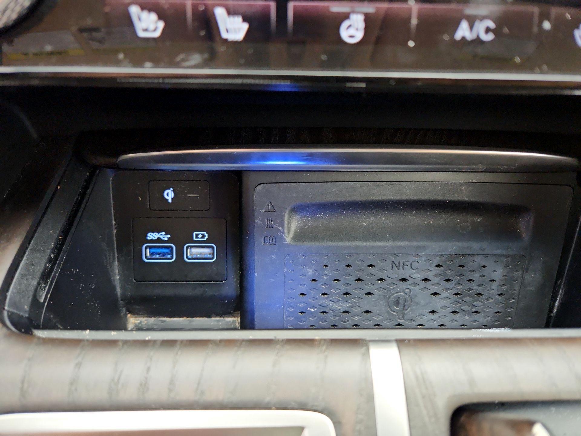 Thumbnail: 2021 Genesis GV80 - 19