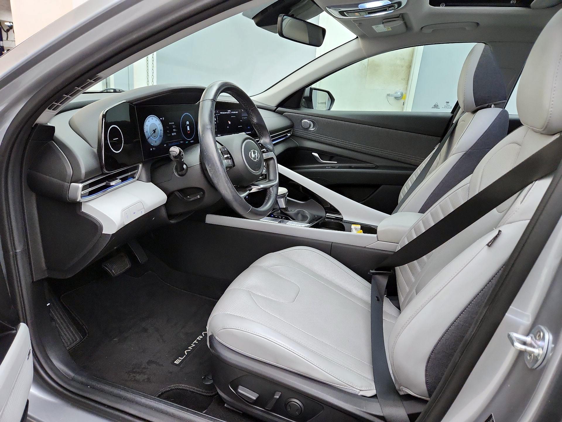 Thumbnail: 2022 Hyundai Elantra - 11