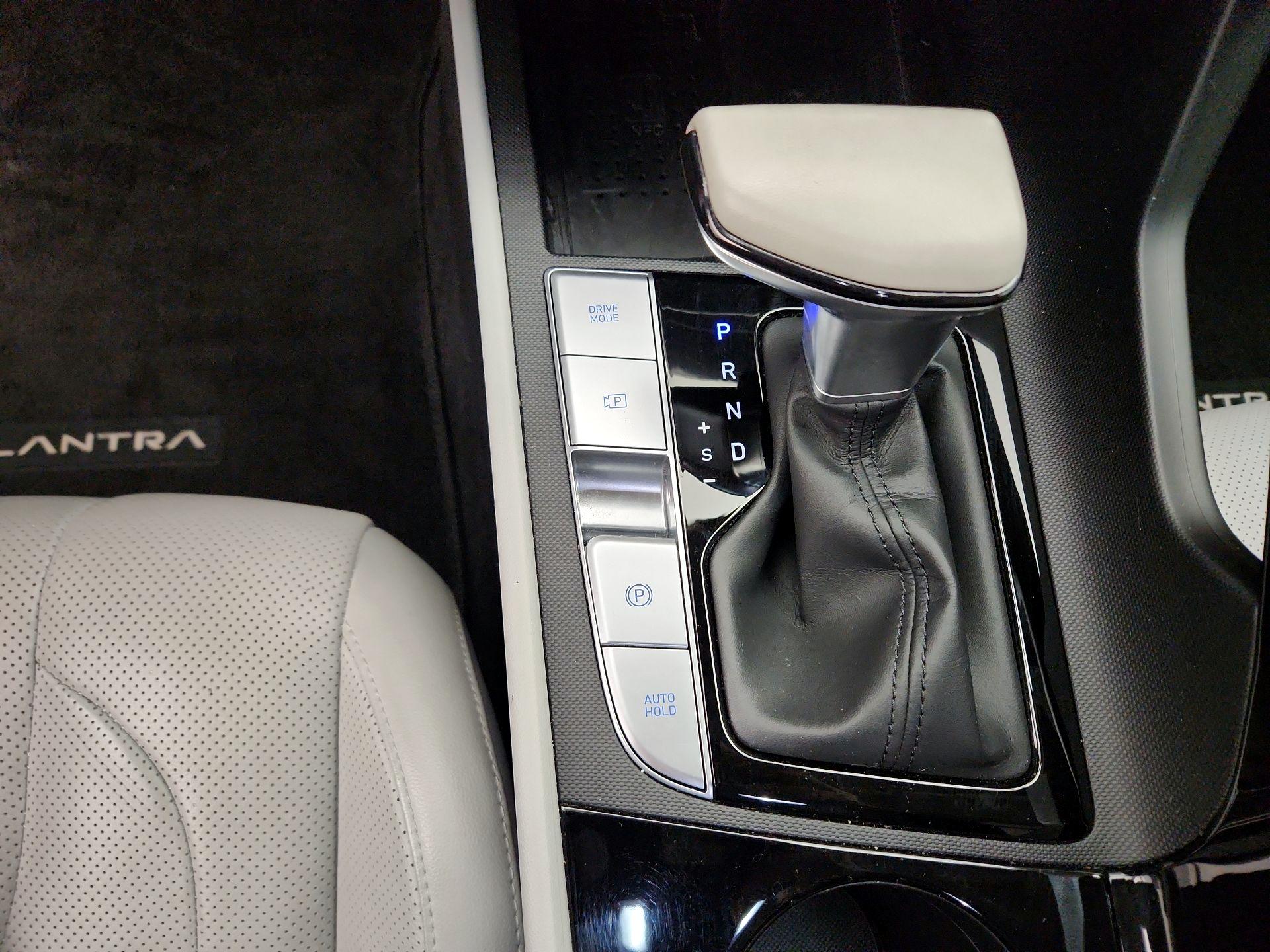 Thumbnail: 2022 Hyundai Elantra - 18