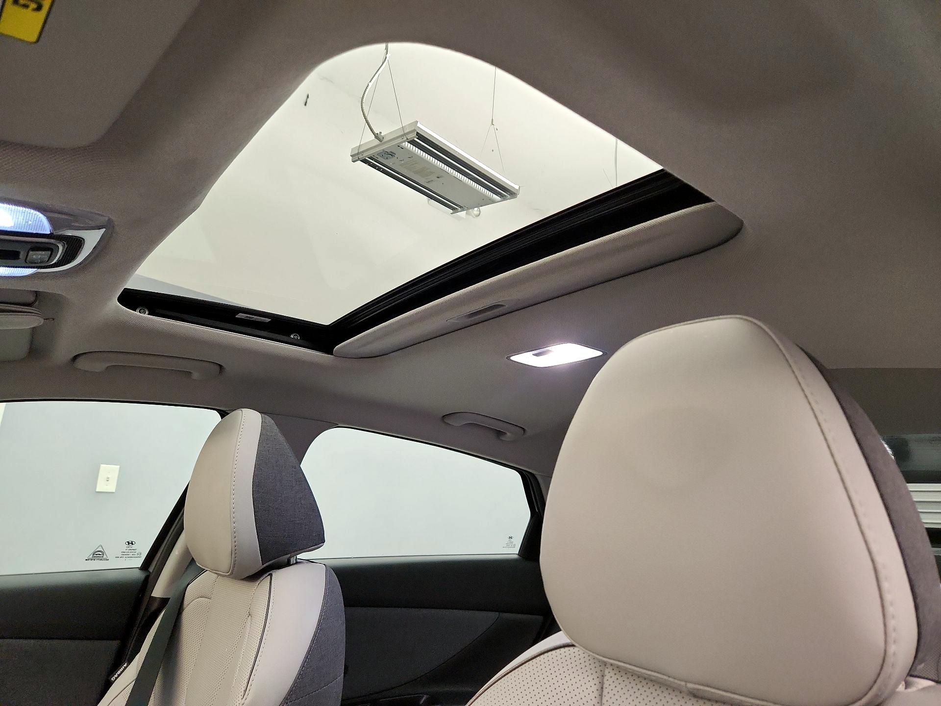 Thumbnail: 2022 Hyundai Elantra - 20