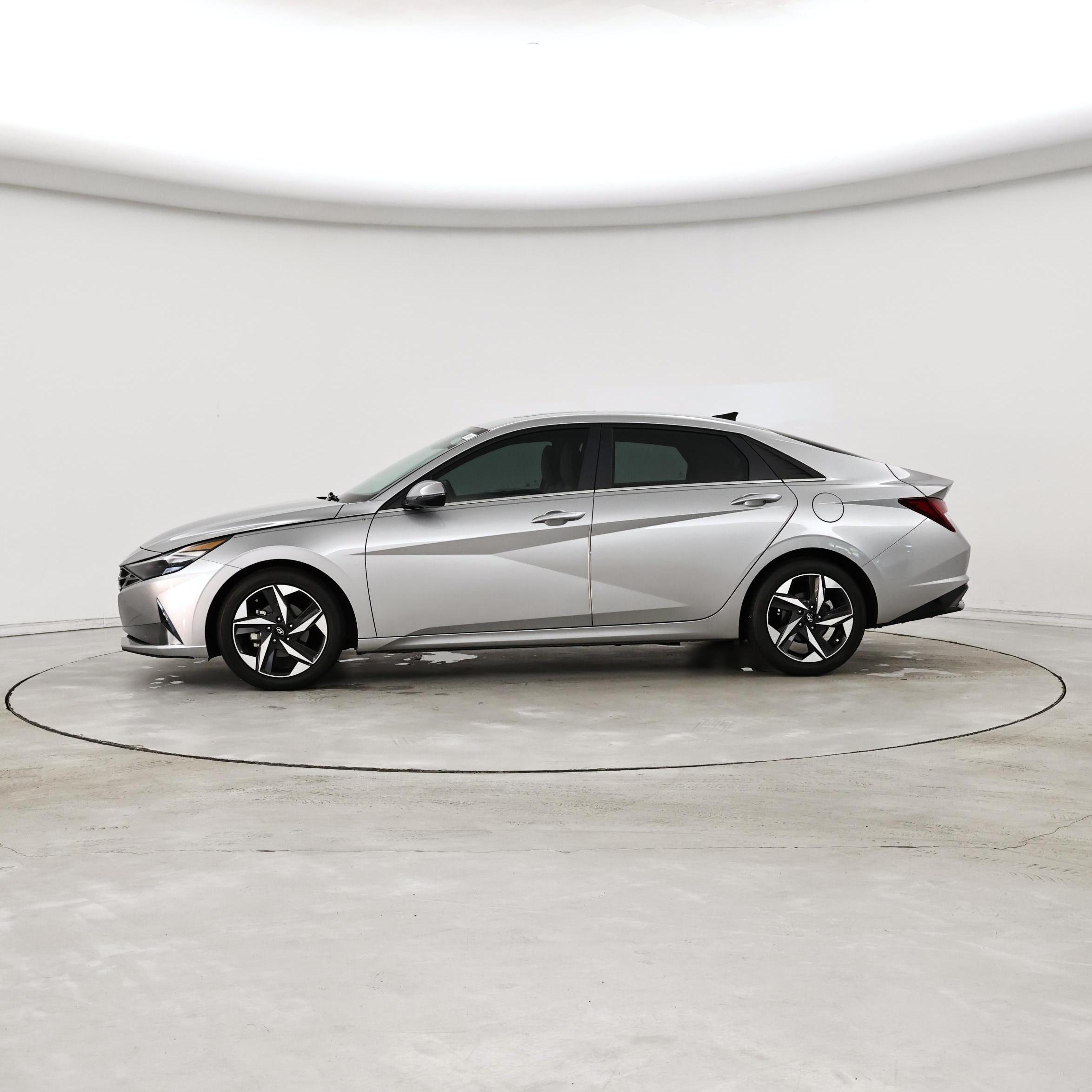 Thumbnail: 2022 Hyundai Elantra - 3