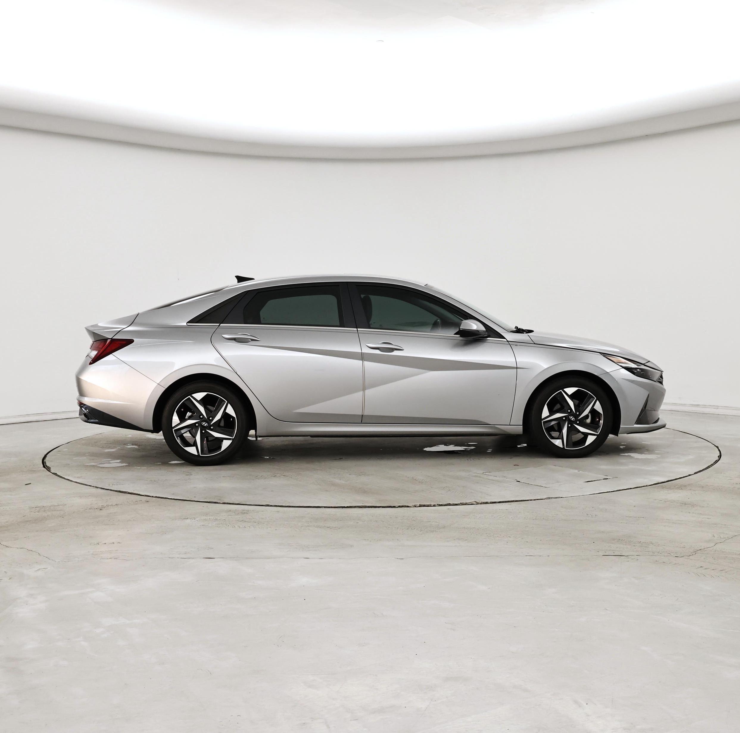 Thumbnail: 2022 Hyundai Elantra - 7