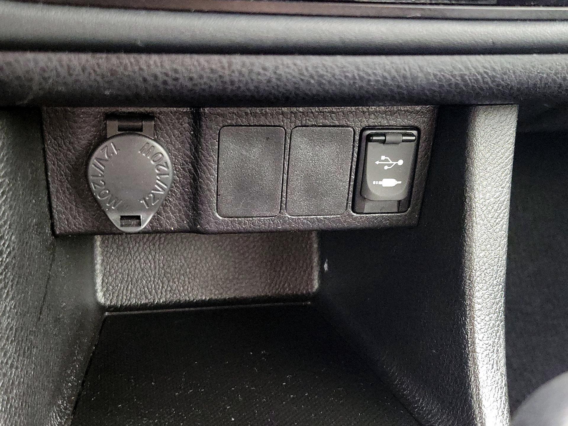 Thumbnail: 2019 Toyota Corolla - 18