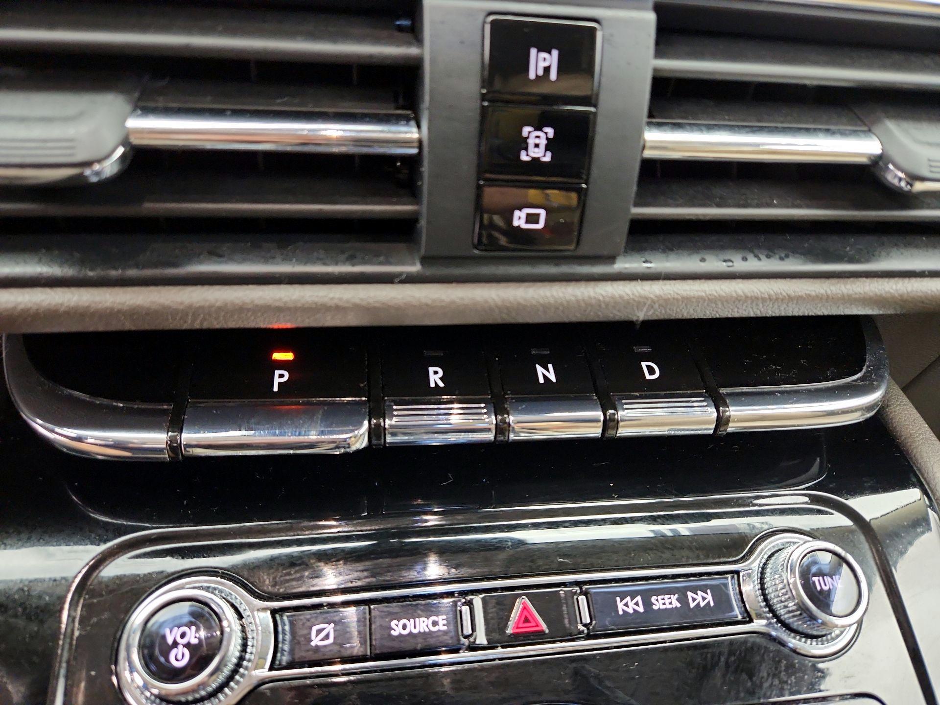 Thumbnail: 2020 Lincoln Corsair - 17